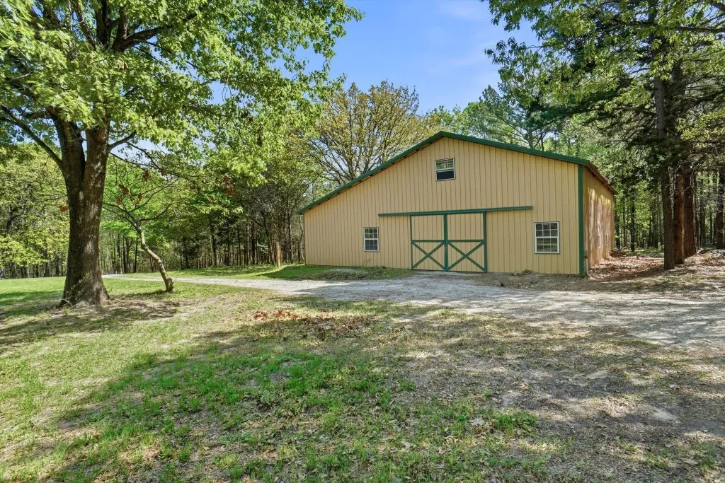 Farm For Sale in Wood County , 1773 CR 2540, Mineola, Texas 75773, 3 Bedroom, 2 Bathroom, 2 Garage spaces, 5,000 Sqft, built in 2007, Price $1,550,000, mls#21318940, Real Estate Agent in Mineola, Homes For Sale in Wood county, Homes For Sale in Mineola, Realtor in Mineola Texas, Real Estate Brokerage Independent Realty Texas, Luminita Cordes Realtor