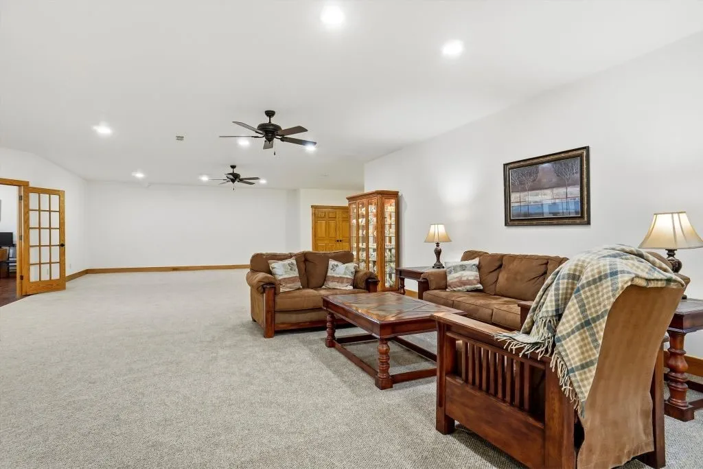 Farm For Sale in Wood County , 1773 CR 2540, Mineola, Texas 75773, 3 Bedroom, 2 Bathroom, 2 Garage spaces, 5,000 Sqft, built in 2007, Price $1,550,000, mls#21318940, Real Estate Agent in Mineola, Homes For Sale in Wood county, Homes For Sale in Mineola, Realtor in Mineola Texas, Real Estate Brokerage Independent Realty Texas, Luminita Cordes Realtor