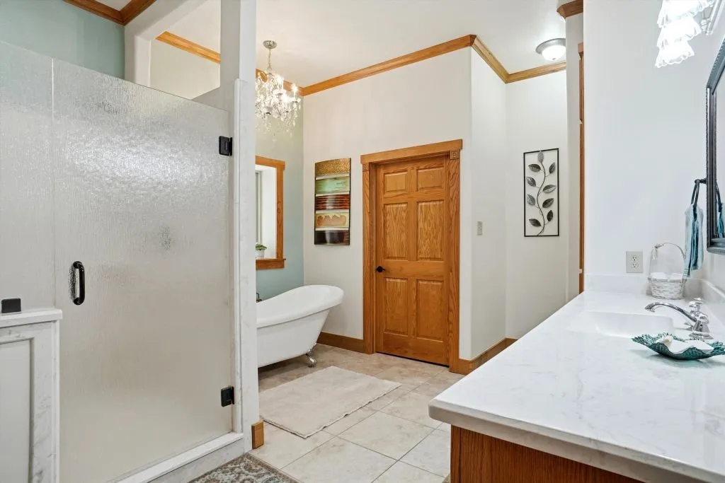 Farm For Sale in Wood County , 1773 CR 2540, Mineola, Texas 75773, 3 Bedroom, 2 Bathroom, 2 Garage spaces, 5,000 Sqft, built in 2007, Price $1,550,000, mls#21318940, Real Estate Agent in Mineola, Homes For Sale in Wood county, Homes For Sale in Mineola, Realtor in Mineola Texas, Real Estate Brokerage Independent Realty Texas, Luminita Cordes Realtor
