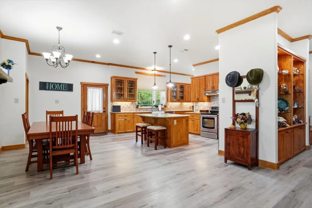 Farm For Sale in Wood County , 1773 CR 2540, Mineola, Texas 75773, 3 Bedroom, 2 Bathroom, 2 Garage spaces, 5,000 Sqft, built in 2007, Price $1,550,000, mls#21318940, Real Estate Agent in Mineola, Homes For Sale in Wood county, Homes For Sale in Mineola, Realtor in Mineola Texas, Real Estate Brokerage Independent Realty Texas, Luminita Cordes Realtor