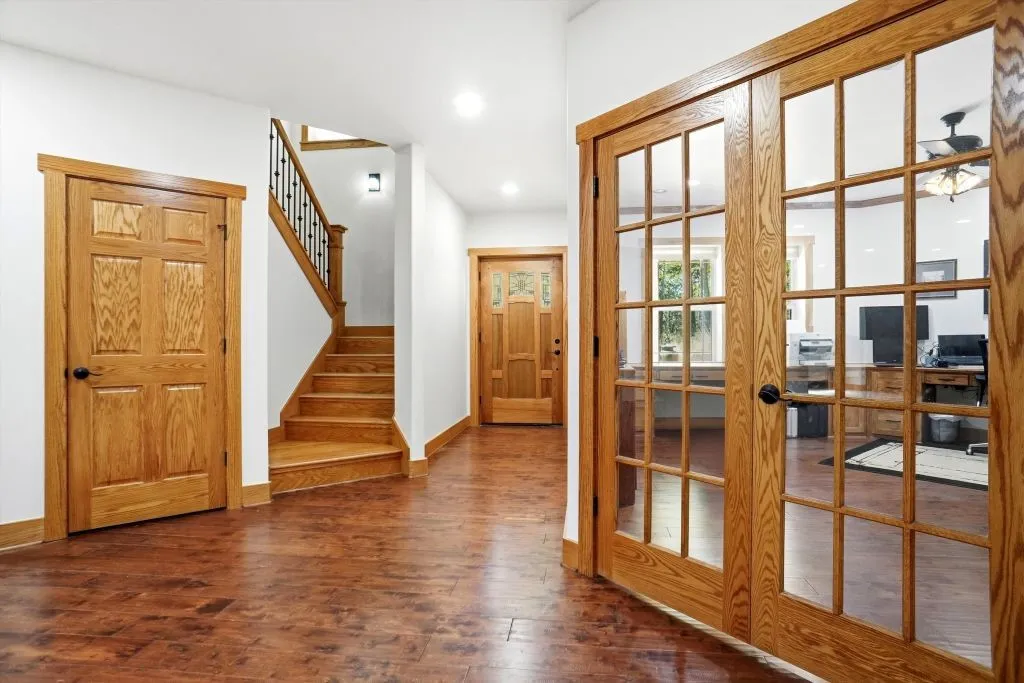 Farm For Sale in Wood County , 1773 CR 2540, Mineola, Texas 75773, 3 Bedroom, 2 Bathroom, 2 Garage spaces, 5,000 Sqft, built in 2007, Price $1,550,000, mls#21318940, Real Estate Agent in Mineola, Homes For Sale in Wood county, Homes For Sale in Mineola, Realtor in Mineola Texas, Real Estate Brokerage Independent Realty Texas, Luminita Cordes Realtor