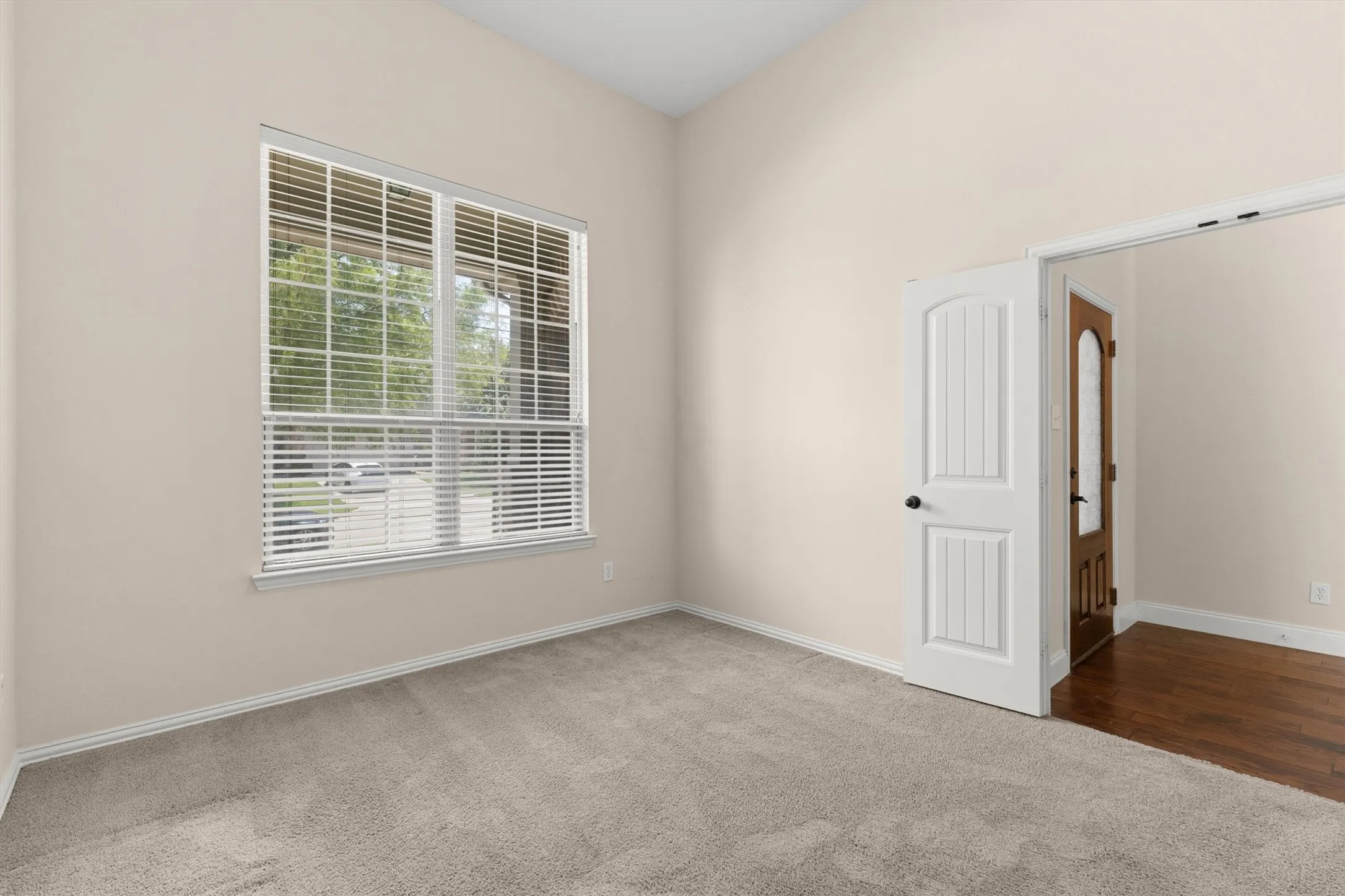 Single Family Residence For Sale in Collin County , 5128 Grove Cove Drive, Mc Kinney, Texas 75071, 5 Bedroom, 4 Bathroom, 2 Garage spaces, 3,365 Sqft, built in 2013, mls#21316651, Real Estate Agent in Mc Kinney, Homes For Sale in Collin county, Homes For Sale in Mc Kinney, Realtor in Mc Kinney Texas, Real Estate Brokerage Independent Realty Texas, Luminita Cordes Realtor