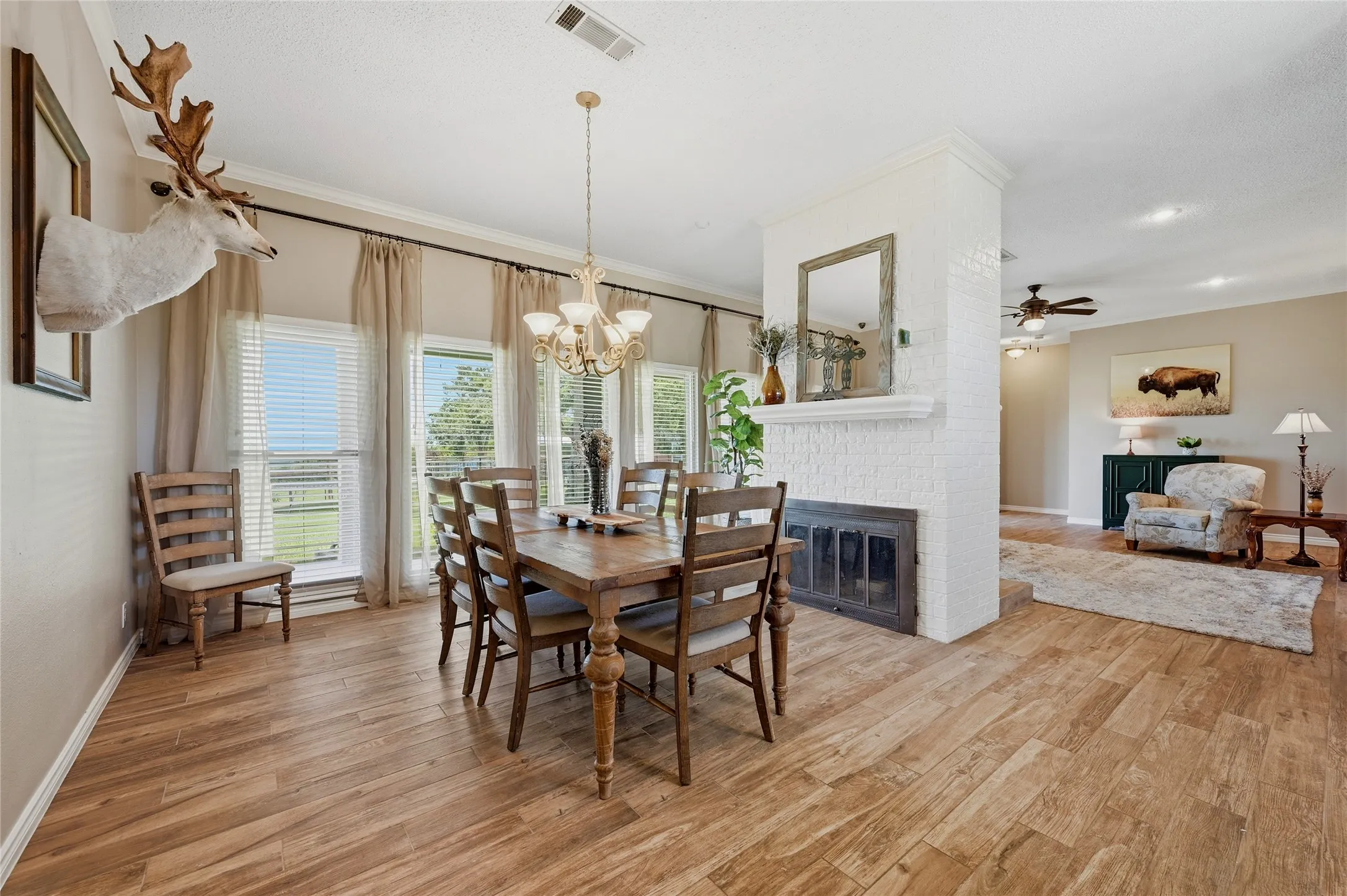 Single Family Residence For Sale in Grayson County , 1316 Tate Circle, Sherman, Texas 75090, 5 Bedroom, 4 Bathroom, 2 Garage spaces, 3,497 Sqft, built in 1989, mls#21317209, Real Estate Agent in Sherman, Homes For Sale in Grayson county, Homes For Sale in Sherman, Realtor in Sherman Texas, Real Estate Brokerage Independent Realty Texas, Luminita Cordes Realtor