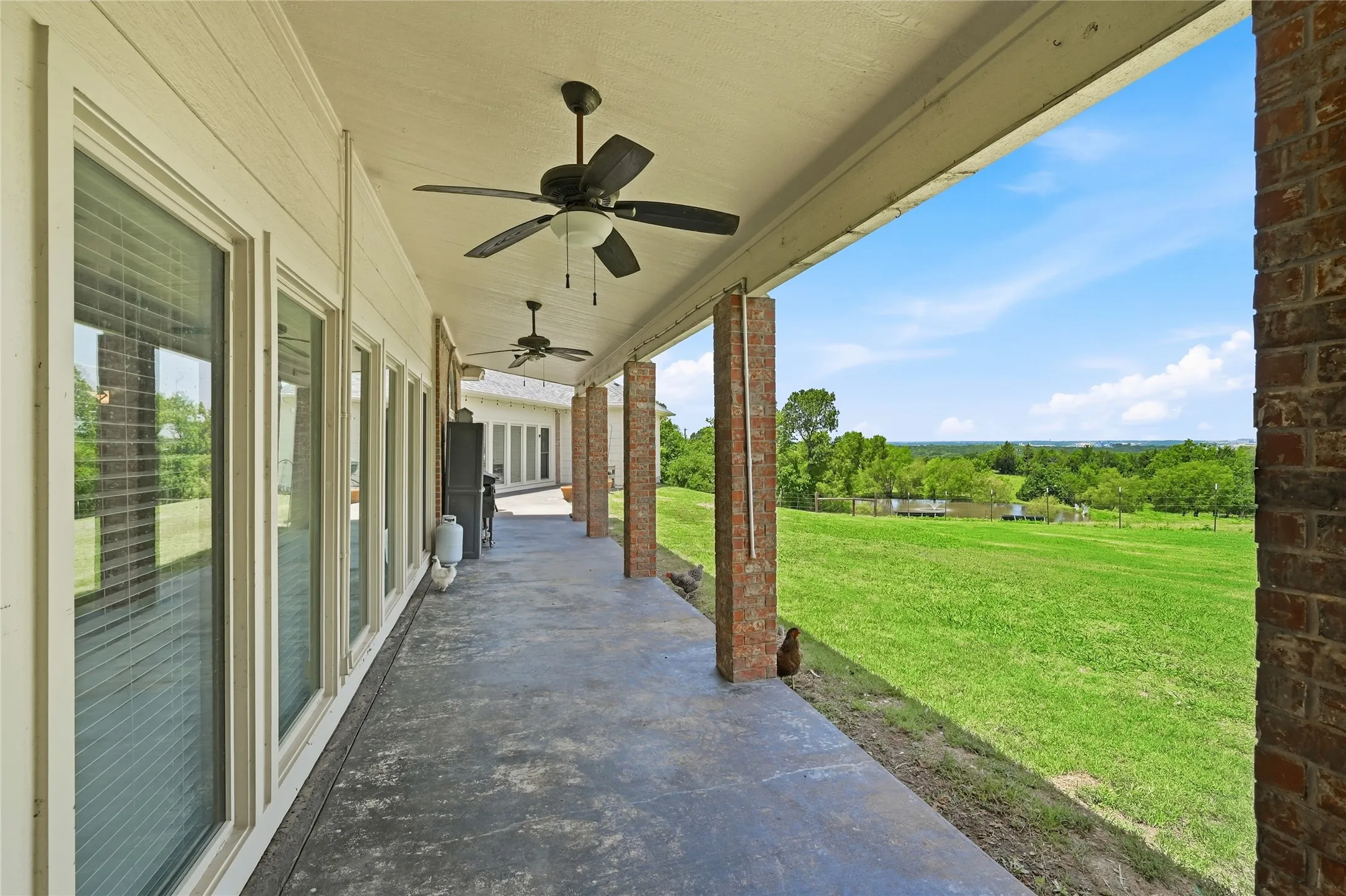 Single Family Residence For Sale in Grayson County , 1316 Tate Circle, Sherman, Texas 75090, 5 Bedroom, 4 Bathroom, 2 Garage spaces, 3,497 Sqft, built in 1989, mls#21317209, Real Estate Agent in Sherman, Homes For Sale in Grayson county, Homes For Sale in Sherman, Realtor in Sherman Texas, Real Estate Brokerage Independent Realty Texas, Luminita Cordes Realtor