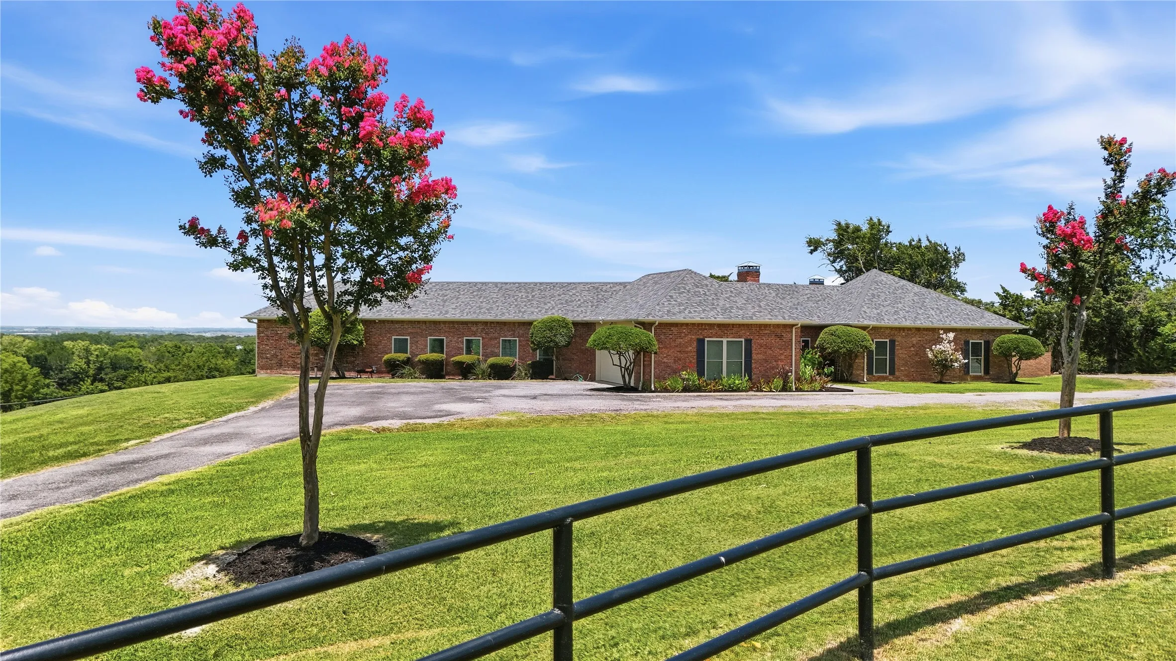 Single Family Residence For Sale in Grayson County , 1316 Tate Circle, Sherman, Texas 75090, 5 Bedroom, 4 Bathroom, 2 Garage spaces, 3,497 Sqft, built in 1989, mls#21317209, Real Estate Agent in Sherman, Homes For Sale in Grayson county, Homes For Sale in Sherman, Realtor in Sherman Texas, Real Estate Brokerage Independent Realty Texas, Luminita Cordes Realtor