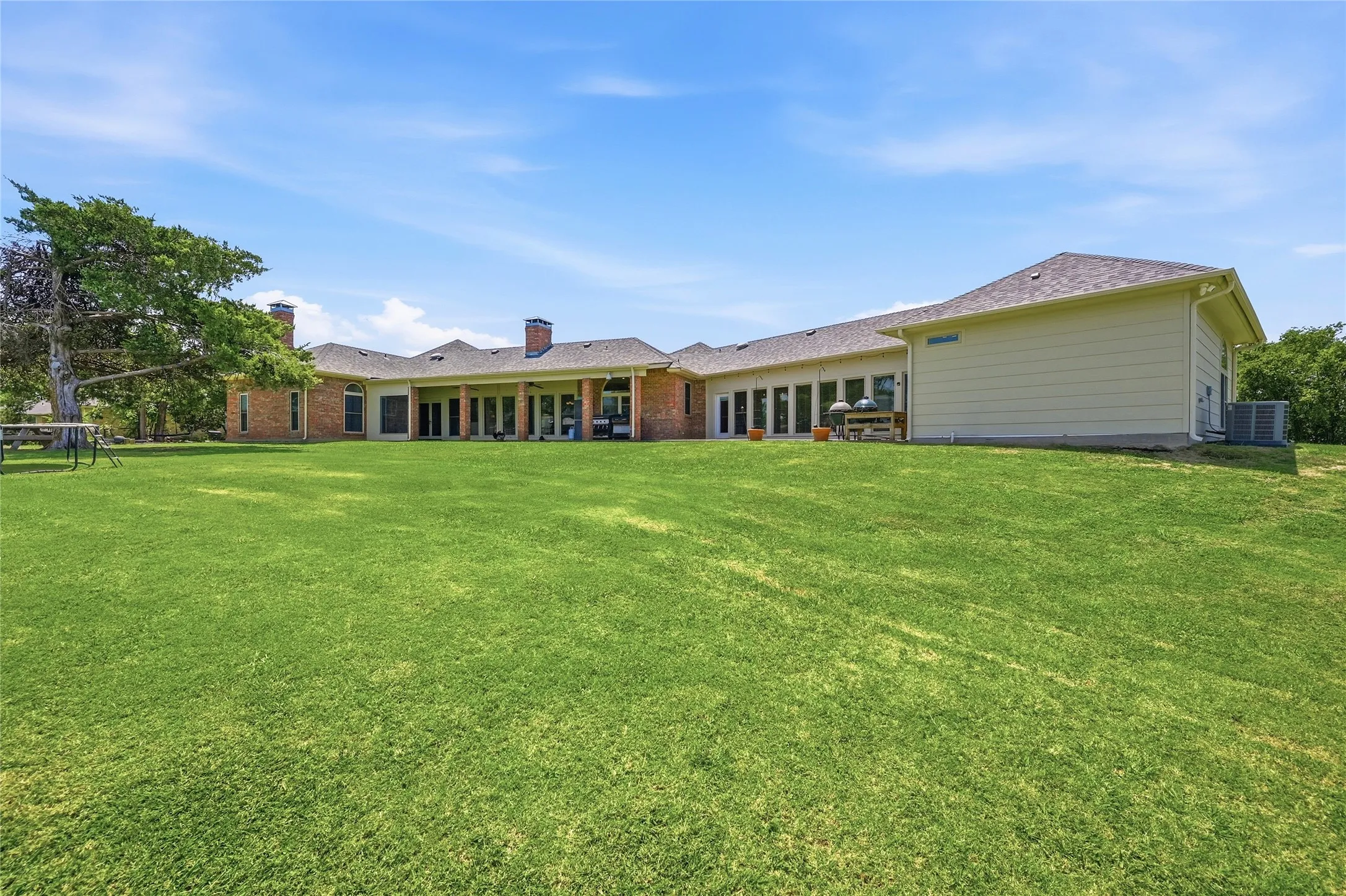 Single Family Residence For Sale in Grayson County , 1316 Tate Circle, Sherman, Texas 75090, 5 Bedroom, 4 Bathroom, 2 Garage spaces, 3,497 Sqft, built in 1989, mls#21317209, Real Estate Agent in Sherman, Homes For Sale in Grayson county, Homes For Sale in Sherman, Realtor in Sherman Texas, Real Estate Brokerage Independent Realty Texas, Luminita Cordes Realtor
