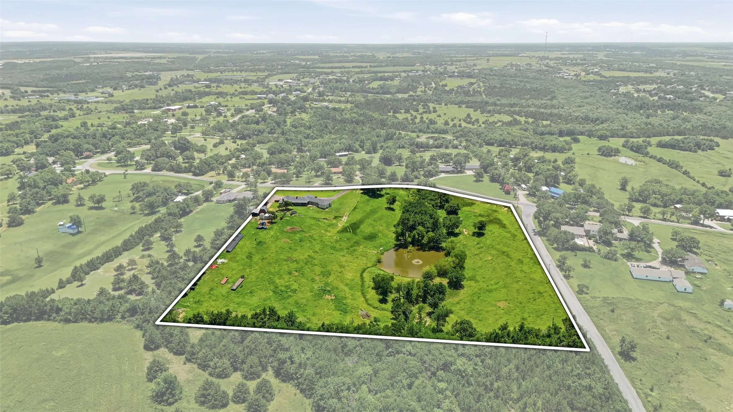 Single Family Residence For Sale in Grayson County , 1316 Tate Circle, Sherman, Texas 75090, 5 Bedroom, 4 Bathroom, 2 Garage spaces, 3,497 Sqft, built in 1989, mls#21317209, Real Estate Agent in Sherman, Homes For Sale in Grayson county, Homes For Sale in Sherman, Realtor in Sherman Texas, Real Estate Brokerage Independent Realty Texas, Luminita Cordes Realtor