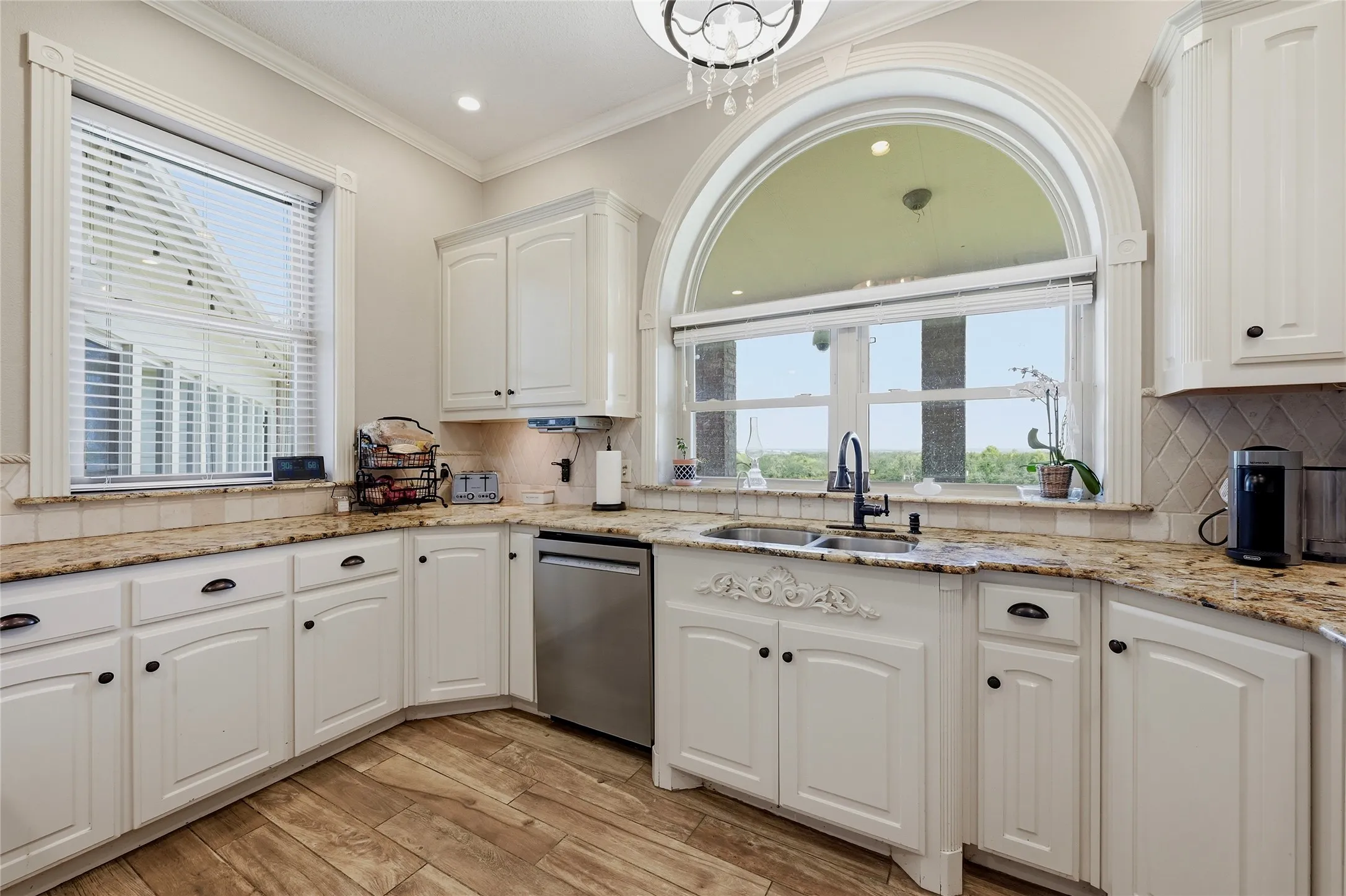 Single Family Residence For Sale in Grayson County , 1316 Tate Circle, Sherman, Texas 75090, 5 Bedroom, 4 Bathroom, 2 Garage spaces, 3,497 Sqft, built in 1989, mls#21317209, Real Estate Agent in Sherman, Homes For Sale in Grayson county, Homes For Sale in Sherman, Realtor in Sherman Texas, Real Estate Brokerage Independent Realty Texas, Luminita Cordes Realtor