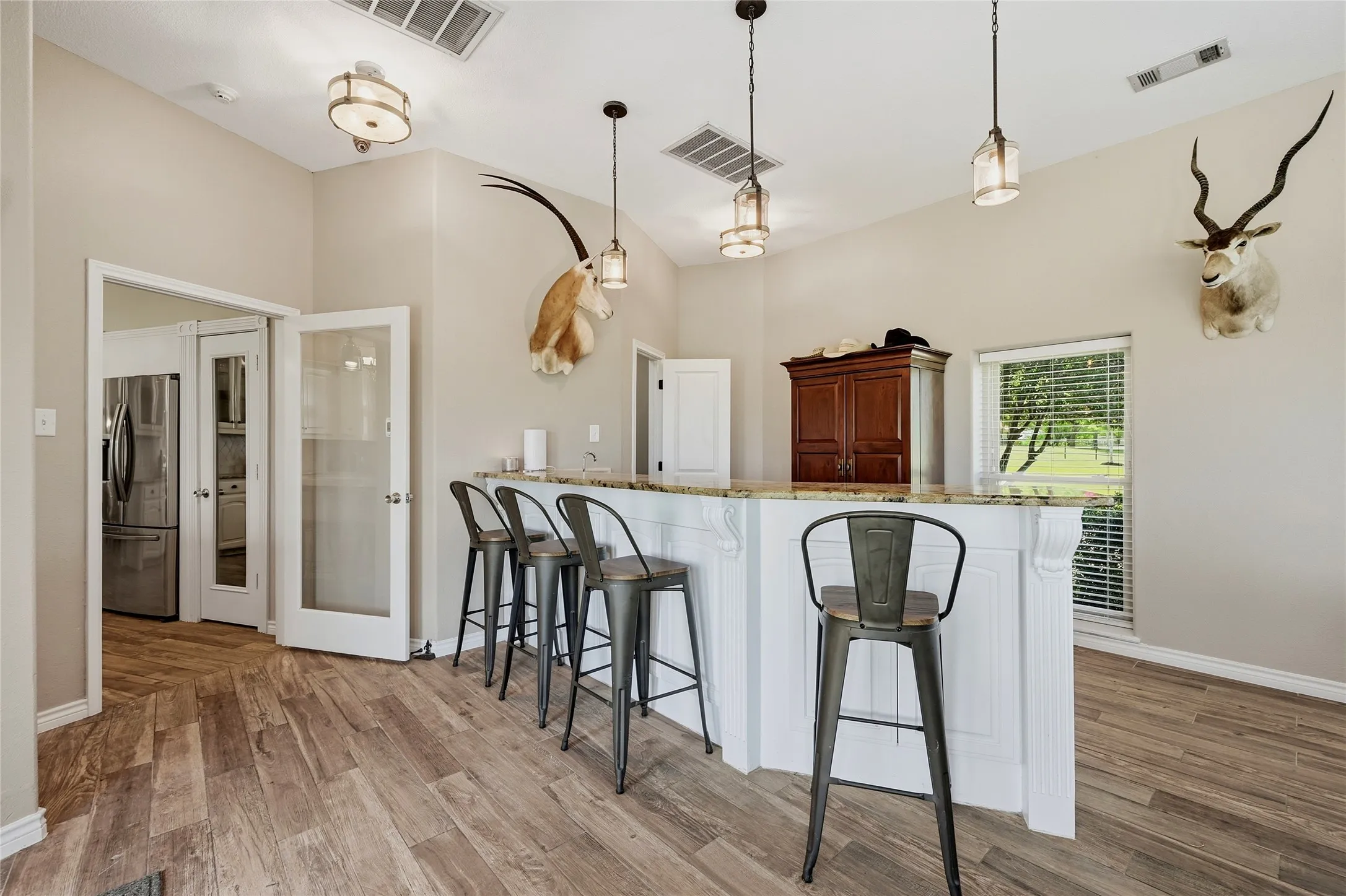 Single Family Residence For Sale in Grayson County , 1316 Tate Circle, Sherman, Texas 75090, 5 Bedroom, 4 Bathroom, 2 Garage spaces, 3,497 Sqft, built in 1989, mls#21317209, Real Estate Agent in Sherman, Homes For Sale in Grayson county, Homes For Sale in Sherman, Realtor in Sherman Texas, Real Estate Brokerage Independent Realty Texas, Luminita Cordes Realtor