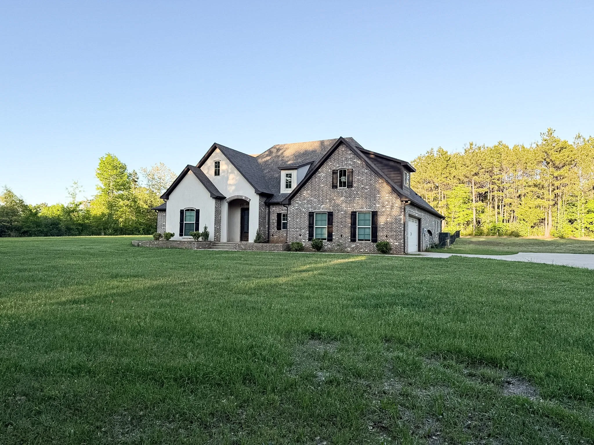 Single Family Residence For Sale in Cherokee County , 494 CR 4403, Jacksonville, Texas 75766, 4 Bedrooms, 3 Bathrooms, 2 Garage spaces, 2,787 Sqft, built in 2018, Price $675,000, mls#21318966, Real Estate Agent in Jacksonville, Homes For Sale in Cherokee county, Homes For Sale in Jacksonville, Realtor in Jacksonville Texas, Real Estate Brokerage Independent Realty Texas, Luminita Cordes Realtor