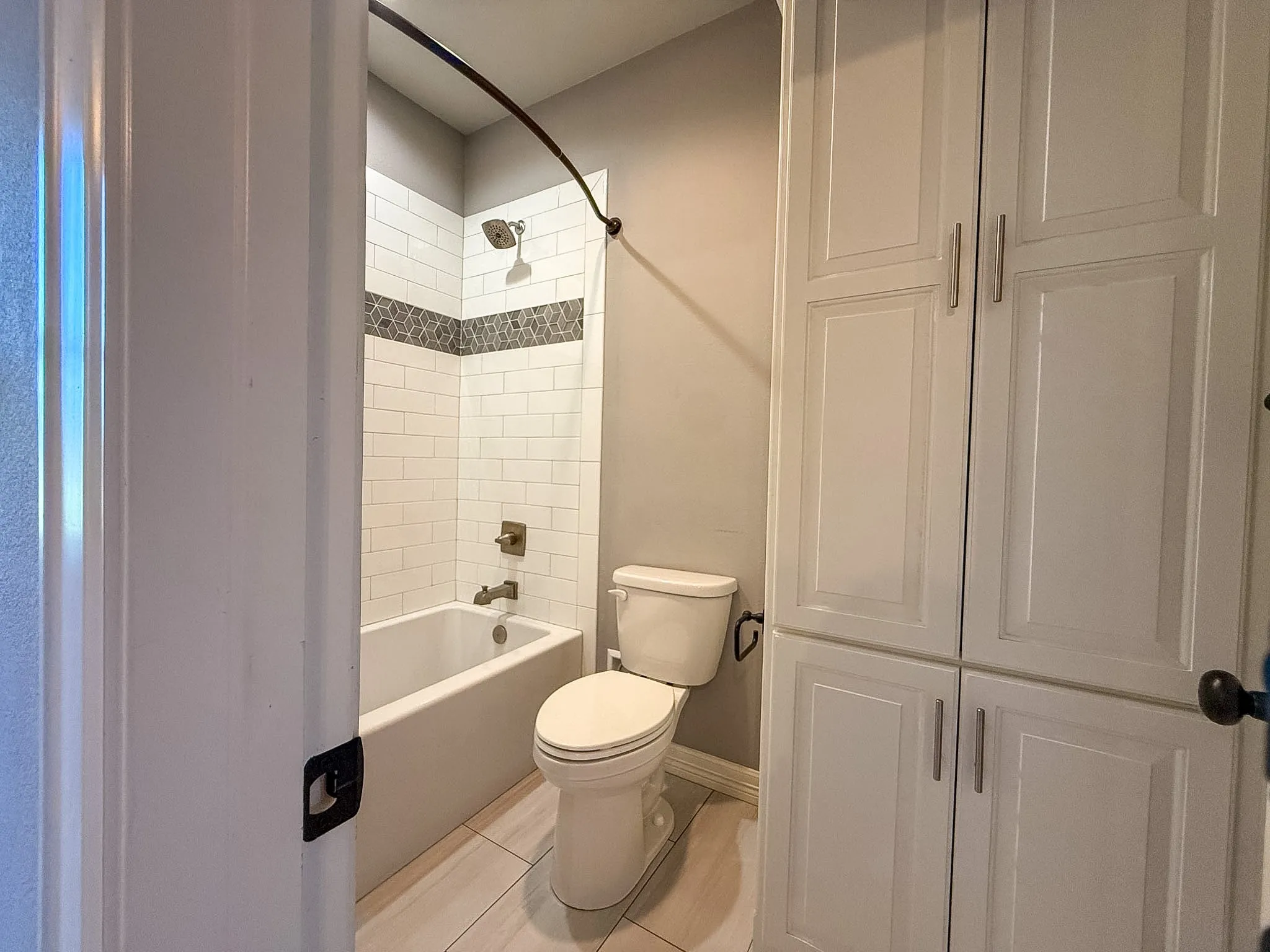 Single Family Residence For Sale in Cherokee County , 494 CR 4403, Jacksonville, Texas 75766, 4 Bedrooms, 3 Bathrooms, 2 Garage spaces, 2,787 Sqft, built in 2018, Price $675,000, mls#21318966, Real Estate Agent in Jacksonville, Homes For Sale in Cherokee county, Homes For Sale in Jacksonville, Realtor in Jacksonville Texas, Real Estate Brokerage Independent Realty Texas, Luminita Cordes Realtor