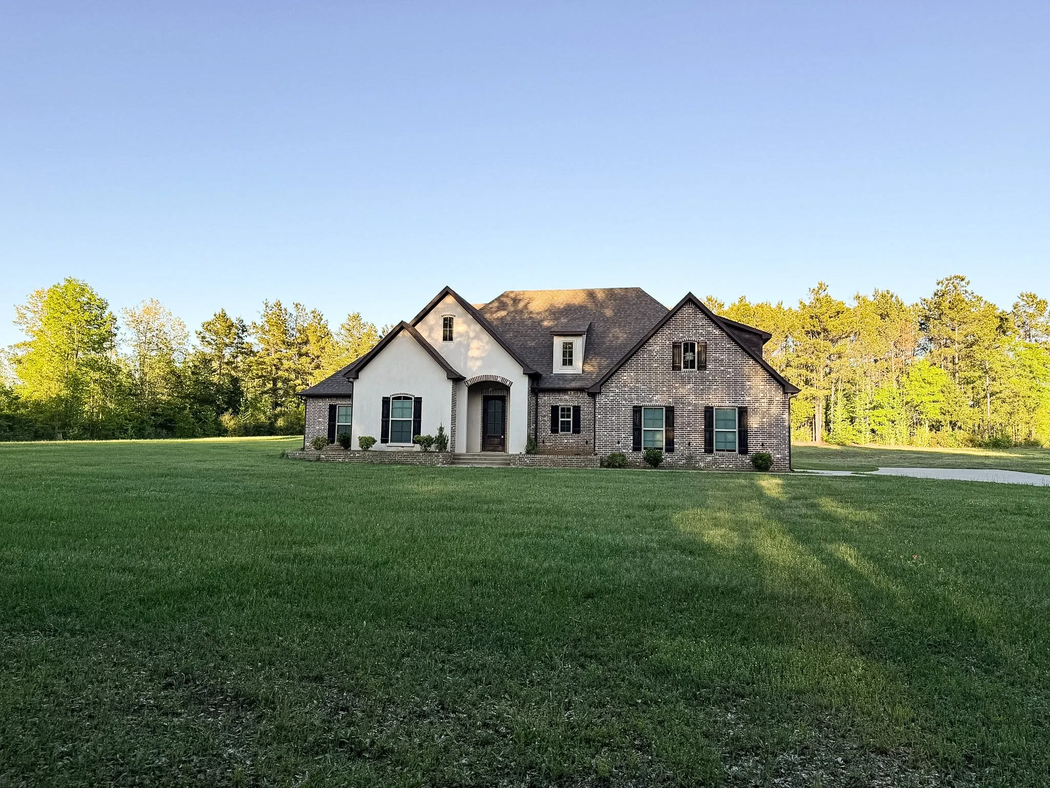 Single Family Residence For Sale in Cherokee County , 494 CR 4403, Jacksonville, Texas 75766, 4 Bedrooms, 3 Bathrooms, 2 Garage spaces, 2,787 Sqft, built in 2018, Price $675,000, mls#21318966, Real Estate Agent in Jacksonville, Homes For Sale in Cherokee county, Homes For Sale in Jacksonville, Realtor in Jacksonville Texas, Real Estate Brokerage Independent Realty Texas, Luminita Cordes Realtor