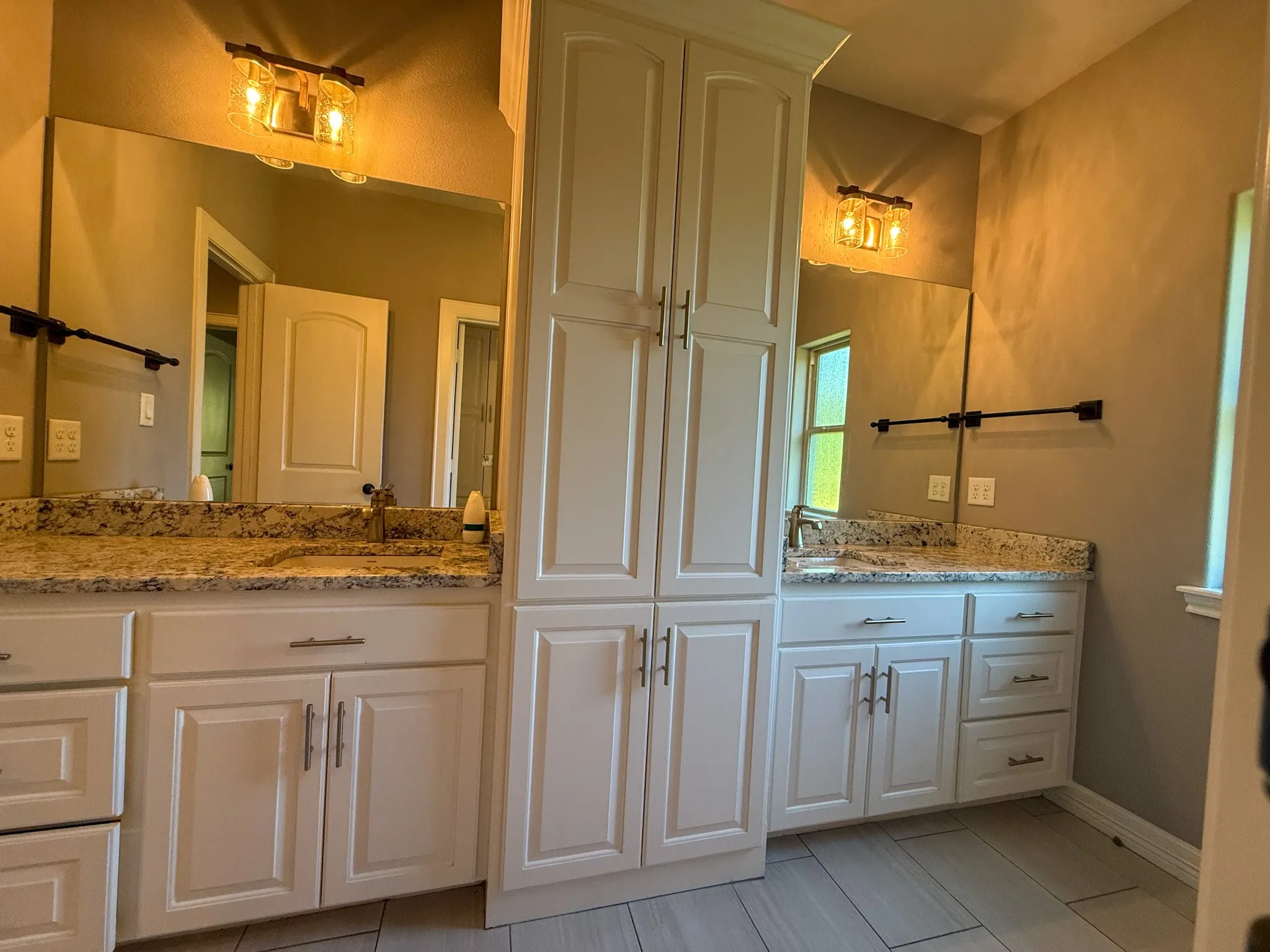 Single Family Residence For Sale in Cherokee County , 494 CR 4403, Jacksonville, Texas 75766, 4 Bedrooms, 3 Bathrooms, 2 Garage spaces, 2,787 Sqft, built in 2018, Price $675,000, mls#21318966, Real Estate Agent in Jacksonville, Homes For Sale in Cherokee county, Homes For Sale in Jacksonville, Realtor in Jacksonville Texas, Real Estate Brokerage Independent Realty Texas, Luminita Cordes Realtor