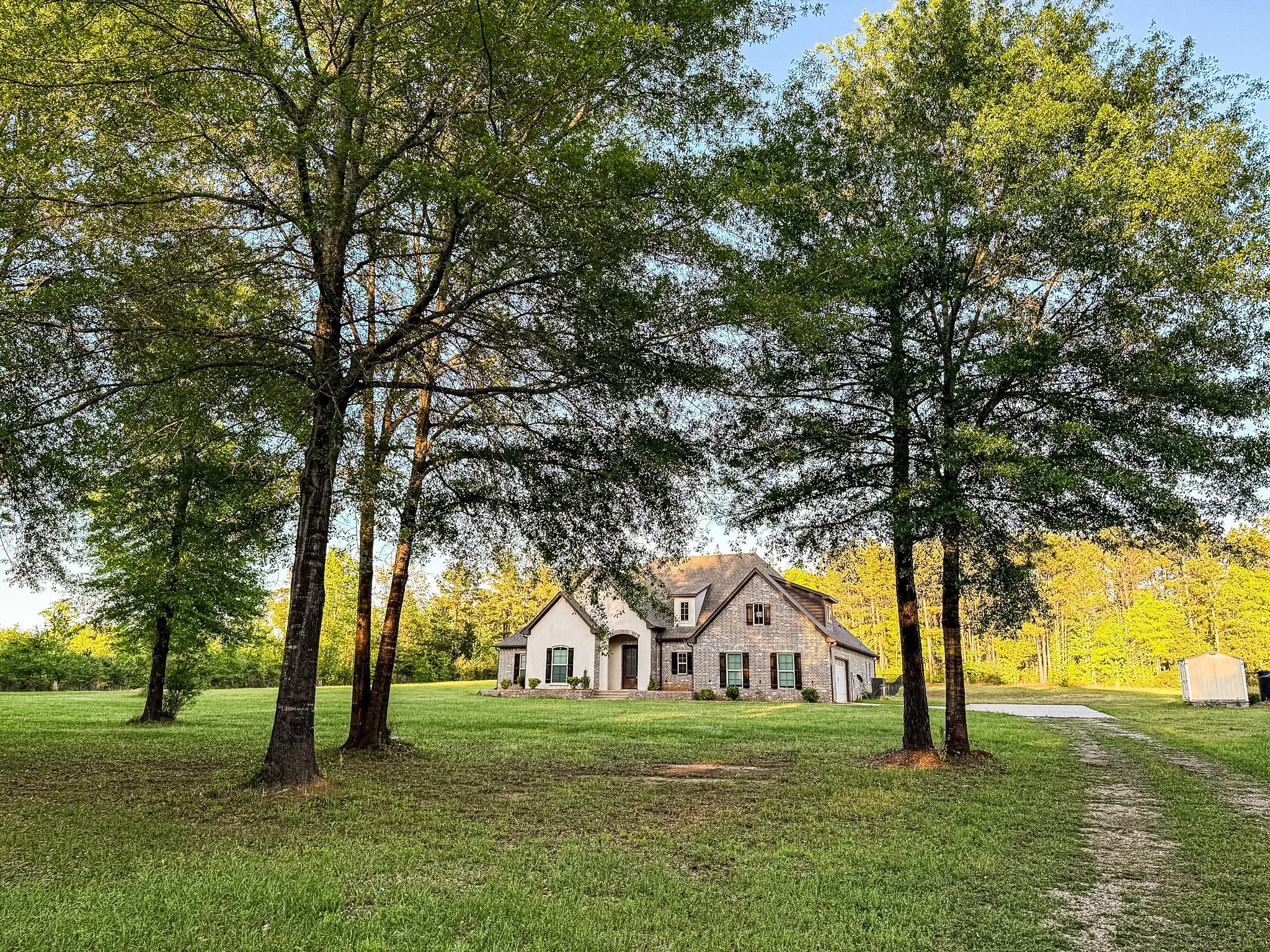 Single Family Residence For Sale in Cherokee County , 494 CR 4403, Jacksonville, Texas 75766, 4 Bedrooms, 3 Bathrooms, 2 Garage spaces, 2,787 Sqft, built in 2018, Price $675,000, mls#21318966, Real Estate Agent in Jacksonville, Homes For Sale in Cherokee county, Homes For Sale in Jacksonville, Realtor in Jacksonville Texas, Real Estate Brokerage Independent Realty Texas, Luminita Cordes Realtor