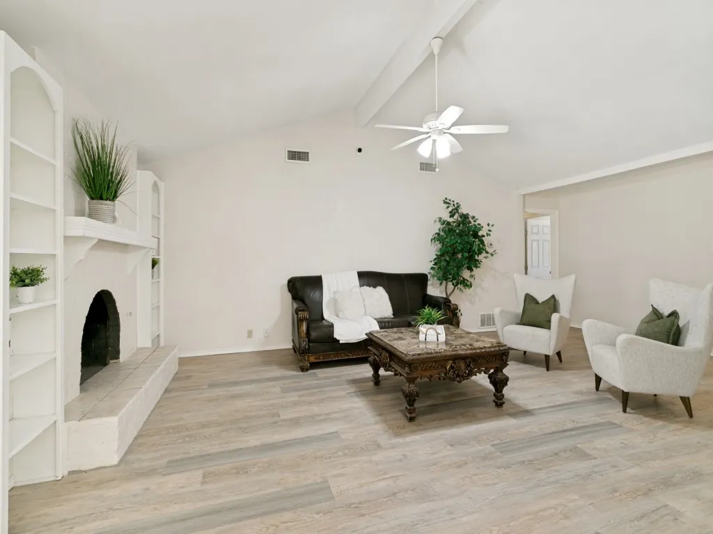 Single Family Residence For Sale in Tarrant County , 3120 Spring Grove Drive, Bedford, Texas 76021, 3 Bedroom, 2 Bathroom, 2 Garage spaces, 1,538 Sqft, built in 1973, mls#21318839, Real Estate Agent in Bedford, Homes For Sale in Tarrant county, Homes For Sale in Bedford, Realtor in Bedford Texas, Real Estate Brokerage Independent Realty Texas, Luminita Cordes Realtor