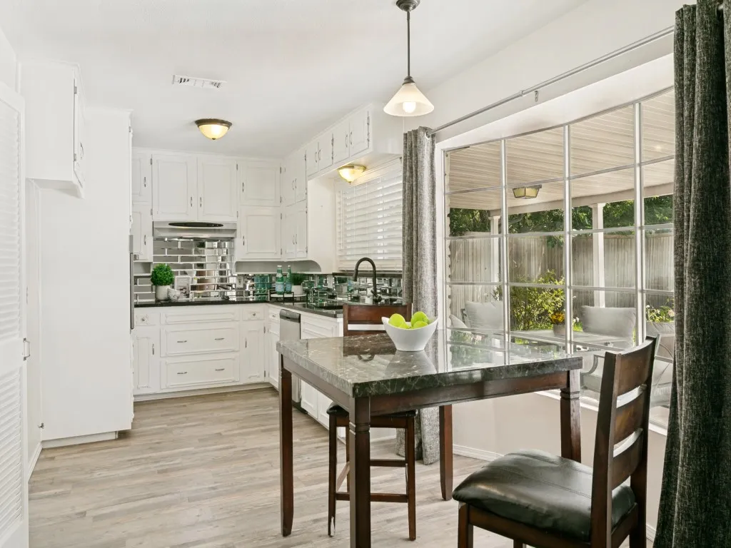 Single Family Residence For Sale in Tarrant County , 3120 Spring Grove Drive, Bedford, Texas 76021, 3 Bedroom, 2 Bathroom, 2 Garage spaces, 1,538 Sqft, built in 1973, mls#21318839, Real Estate Agent in Bedford, Homes For Sale in Tarrant county, Homes For Sale in Bedford, Realtor in Bedford Texas, Real Estate Brokerage Independent Realty Texas, Luminita Cordes Realtor