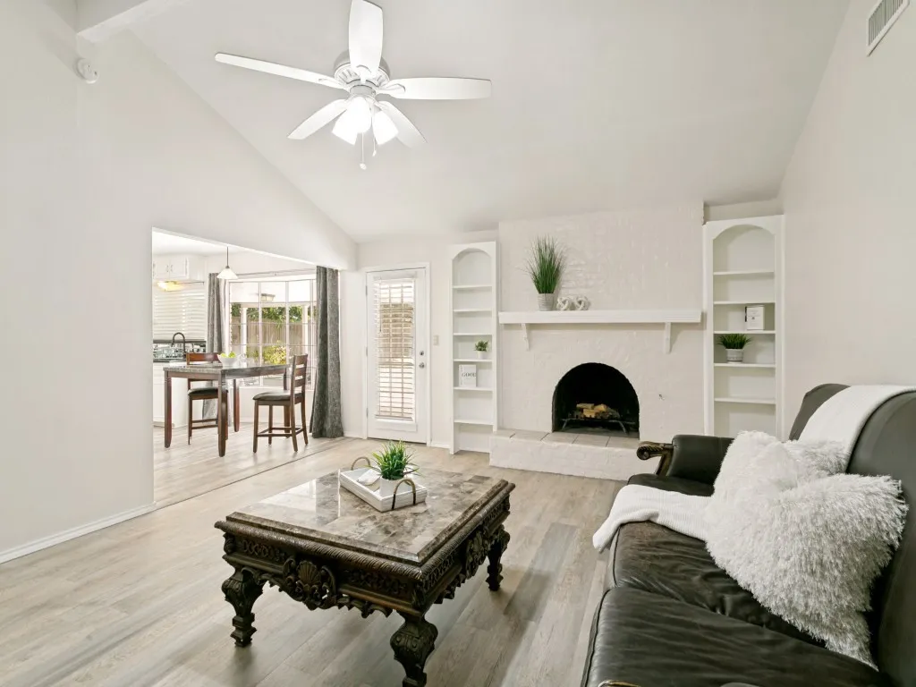 Single Family Residence For Sale in Tarrant County , 3120 Spring Grove Drive, Bedford, Texas 76021, 3 Bedroom, 2 Bathroom, 2 Garage spaces, 1,538 Sqft, built in 1973, mls#21318839, Real Estate Agent in Bedford, Homes For Sale in Tarrant county, Homes For Sale in Bedford, Realtor in Bedford Texas, Real Estate Brokerage Independent Realty Texas, Luminita Cordes Realtor