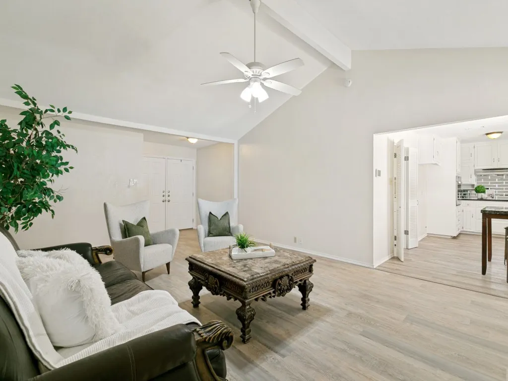 Single Family Residence For Sale in Tarrant County , 3120 Spring Grove Drive, Bedford, Texas 76021, 3 Bedroom, 2 Bathroom, 2 Garage spaces, 1,538 Sqft, built in 1973, mls#21318839, Real Estate Agent in Bedford, Homes For Sale in Tarrant county, Homes For Sale in Bedford, Realtor in Bedford Texas, Real Estate Brokerage Independent Realty Texas, Luminita Cordes Realtor