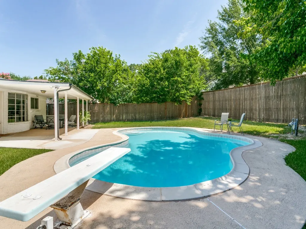 Single Family Residence For Sale in Tarrant County , 3120 Spring Grove Drive, Bedford, Texas 76021, 3 Bedroom, 2 Bathroom, 2 Garage spaces, 1,538 Sqft, built in 1973, mls#21318839, Real Estate Agent in Bedford, Homes For Sale in Tarrant county, Homes For Sale in Bedford, Realtor in Bedford Texas, Real Estate Brokerage Independent Realty Texas, Luminita Cordes Realtor