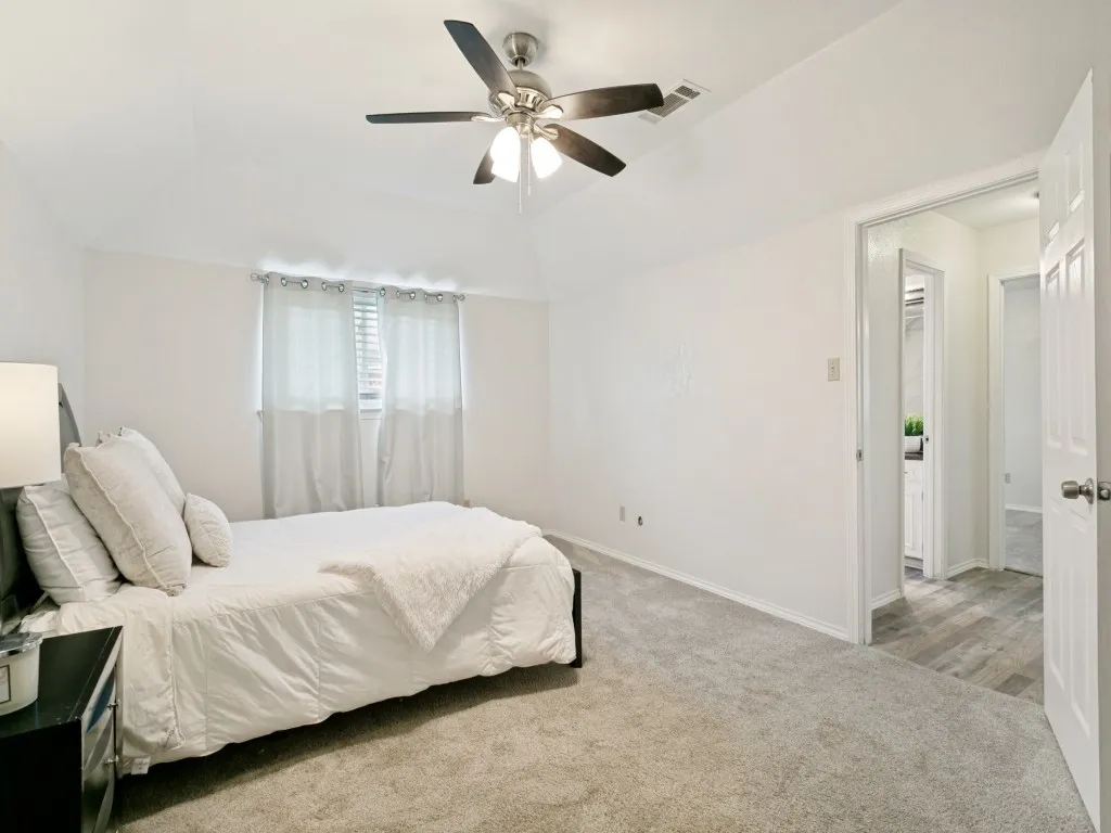 Single Family Residence For Sale in Tarrant County , 3120 Spring Grove Drive, Bedford, Texas 76021, 3 Bedroom, 2 Bathroom, 2 Garage spaces, 1,538 Sqft, built in 1973, mls#21318839, Real Estate Agent in Bedford, Homes For Sale in Tarrant county, Homes For Sale in Bedford, Realtor in Bedford Texas, Real Estate Brokerage Independent Realty Texas, Luminita Cordes Realtor