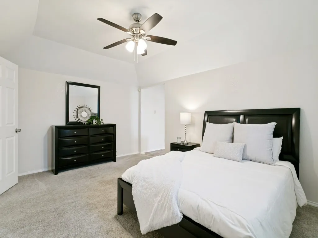 Single Family Residence For Sale in Tarrant County , 3120 Spring Grove Drive, Bedford, Texas 76021, 3 Bedroom, 2 Bathroom, 2 Garage spaces, 1,538 Sqft, built in 1973, mls#21318839, Real Estate Agent in Bedford, Homes For Sale in Tarrant county, Homes For Sale in Bedford, Realtor in Bedford Texas, Real Estate Brokerage Independent Realty Texas, Luminita Cordes Realtor