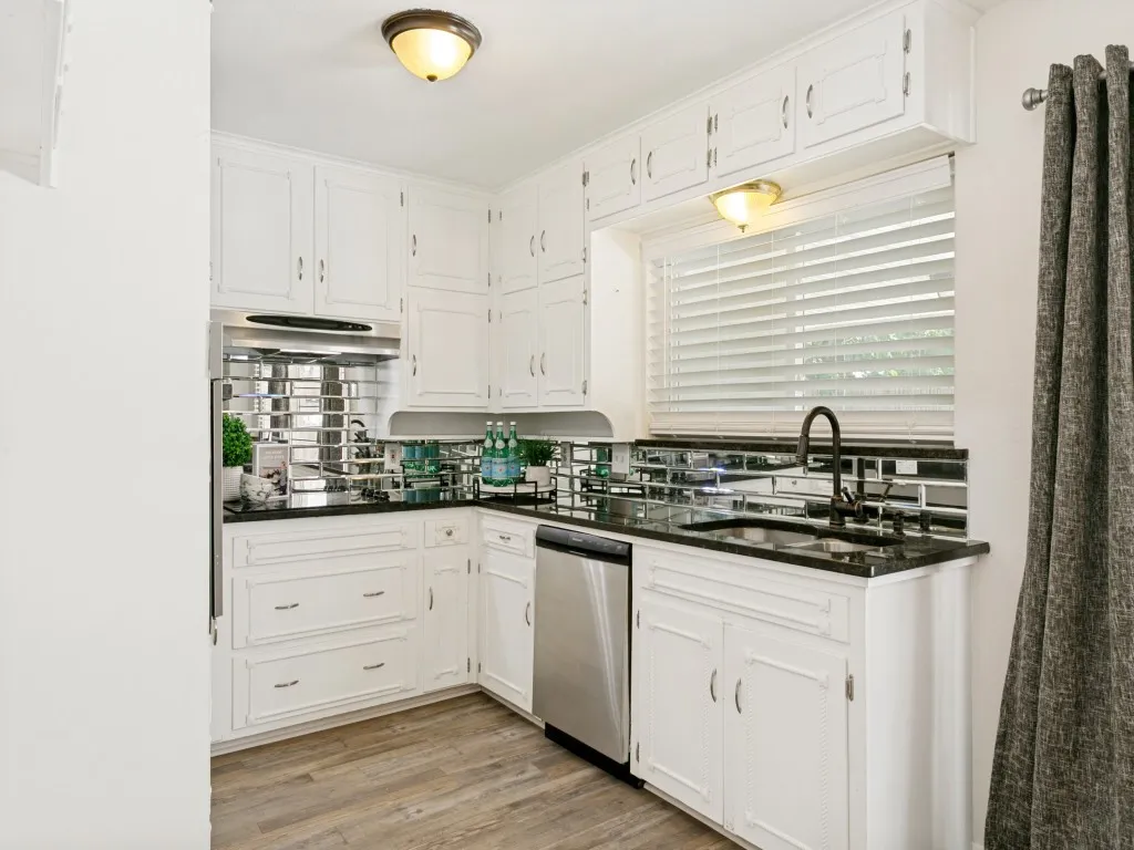 Single Family Residence For Sale in Tarrant County , 3120 Spring Grove Drive, Bedford, Texas 76021, 3 Bedroom, 2 Bathroom, 2 Garage spaces, 1,538 Sqft, built in 1973, mls#21318839, Real Estate Agent in Bedford, Homes For Sale in Tarrant county, Homes For Sale in Bedford, Realtor in Bedford Texas, Real Estate Brokerage Independent Realty Texas, Luminita Cordes Realtor