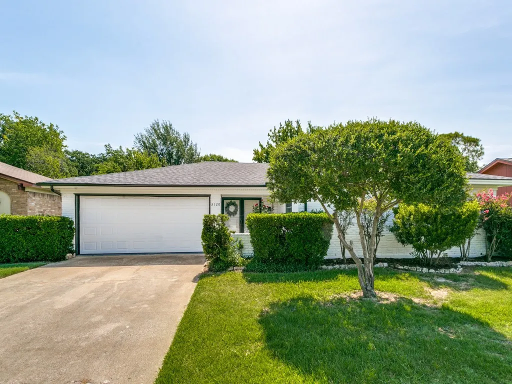 Single Family Residence For Sale in Tarrant County , 3120 Spring Grove Drive, Bedford, Texas 76021, 3 Bedroom, 2 Bathroom, 2 Garage spaces, 1,538 Sqft, built in 1973, mls#21318839, Real Estate Agent in Bedford, Homes For Sale in Tarrant county, Homes For Sale in Bedford, Realtor in Bedford Texas, Real Estate Brokerage Independent Realty Texas, Luminita Cordes Realtor