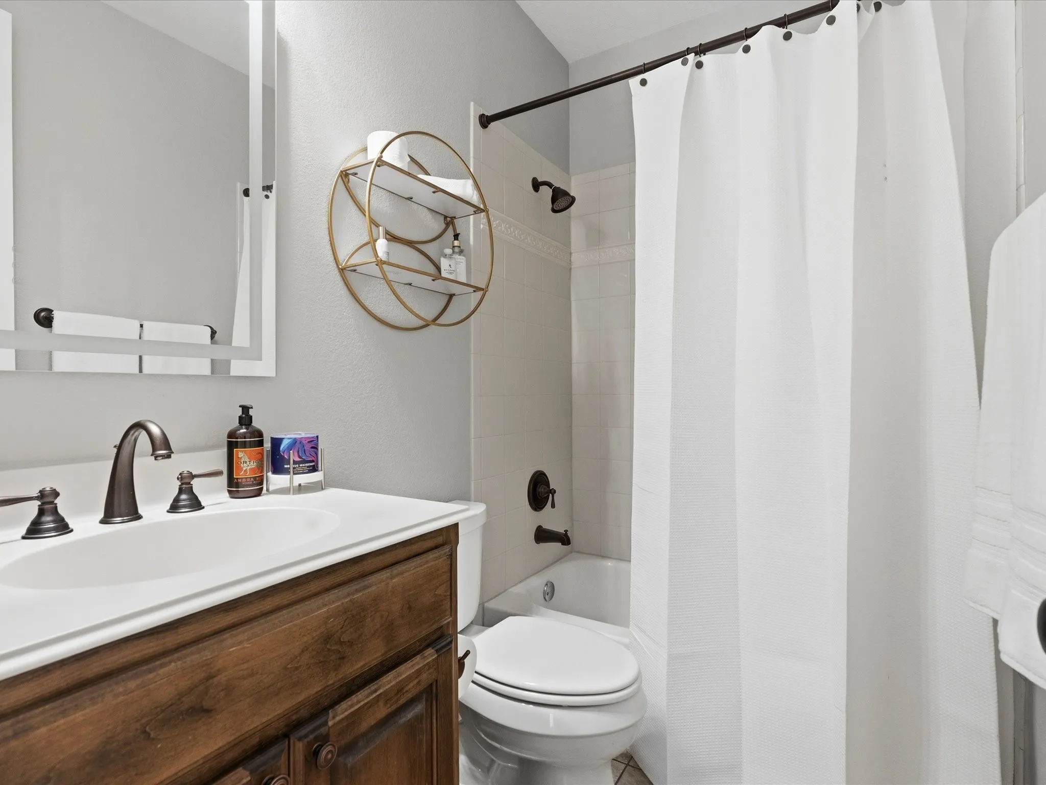 Single Family Residence For Sale in Denton County , 417 Mordred Lane, Lewisville, Texas 75056, 4 Bedroom, 3 Bathroom, 2 Garage spaces, 3,426 Sqft, built in 2006, mls#21315940, Real Estate Agent in Lewisville, Homes For Sale in Denton county, Homes For Sale in Lewisville, Realtor in Lewisville Texas, Real Estate Brokerage Independent Realty Texas, Luminita Cordes Realtor