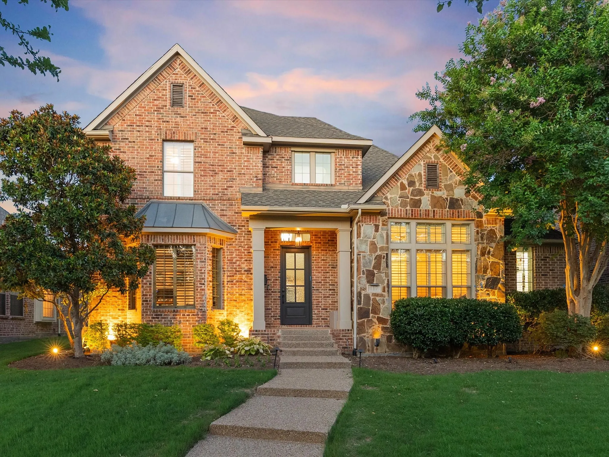 Single Family Residence For Sale in Denton County , 417 Mordred Lane, Lewisville, Texas 75056, 4 Bedroom, 3 Bathroom, 2 Garage spaces, 3,426 Sqft, built in 2006, mls#21315940, Real Estate Agent in Lewisville, Homes For Sale in Denton county, Homes For Sale in Lewisville, Realtor in Lewisville Texas, Real Estate Brokerage Independent Realty Texas, Luminita Cordes Realtor