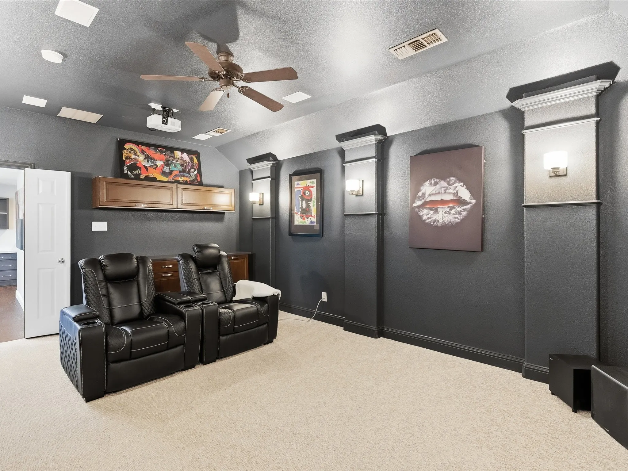 Single Family Residence For Sale in Denton County , 417 Mordred Lane, Lewisville, Texas 75056, 4 Bedroom, 3 Bathroom, 2 Garage spaces, 3,426 Sqft, built in 2006, mls#21315940, Real Estate Agent in Lewisville, Homes For Sale in Denton county, Homes For Sale in Lewisville, Realtor in Lewisville Texas, Real Estate Brokerage Independent Realty Texas, Luminita Cordes Realtor