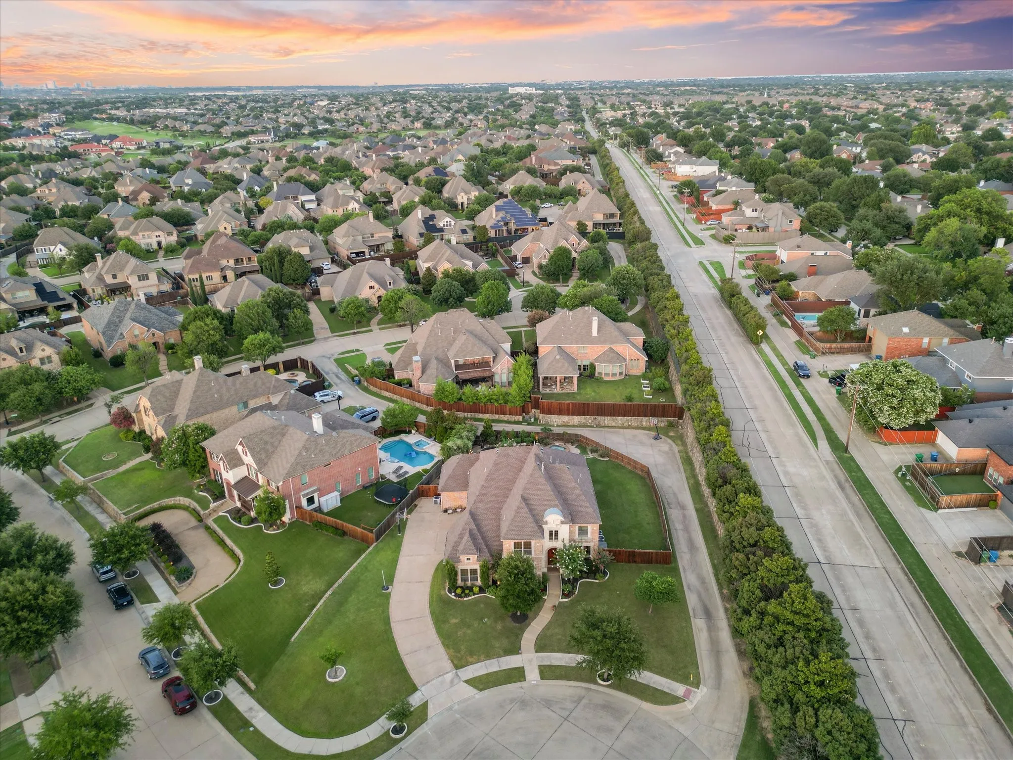 Single Family Residence For Sale in Denton County , 2201 Lady Cornwall Drive, Lewisville, Texas 75056, 5 Bedroom, 5 Bathroom, 3 Garage spaces, 4,339 Sqft, built in 2006, mls#21317093, Real Estate Agent in Lewisville, Homes For Sale in Denton county, Homes For Sale in Lewisville, Realtor in Lewisville Texas, Real Estate Brokerage Independent Realty Texas, Luminita Cordes Realtor