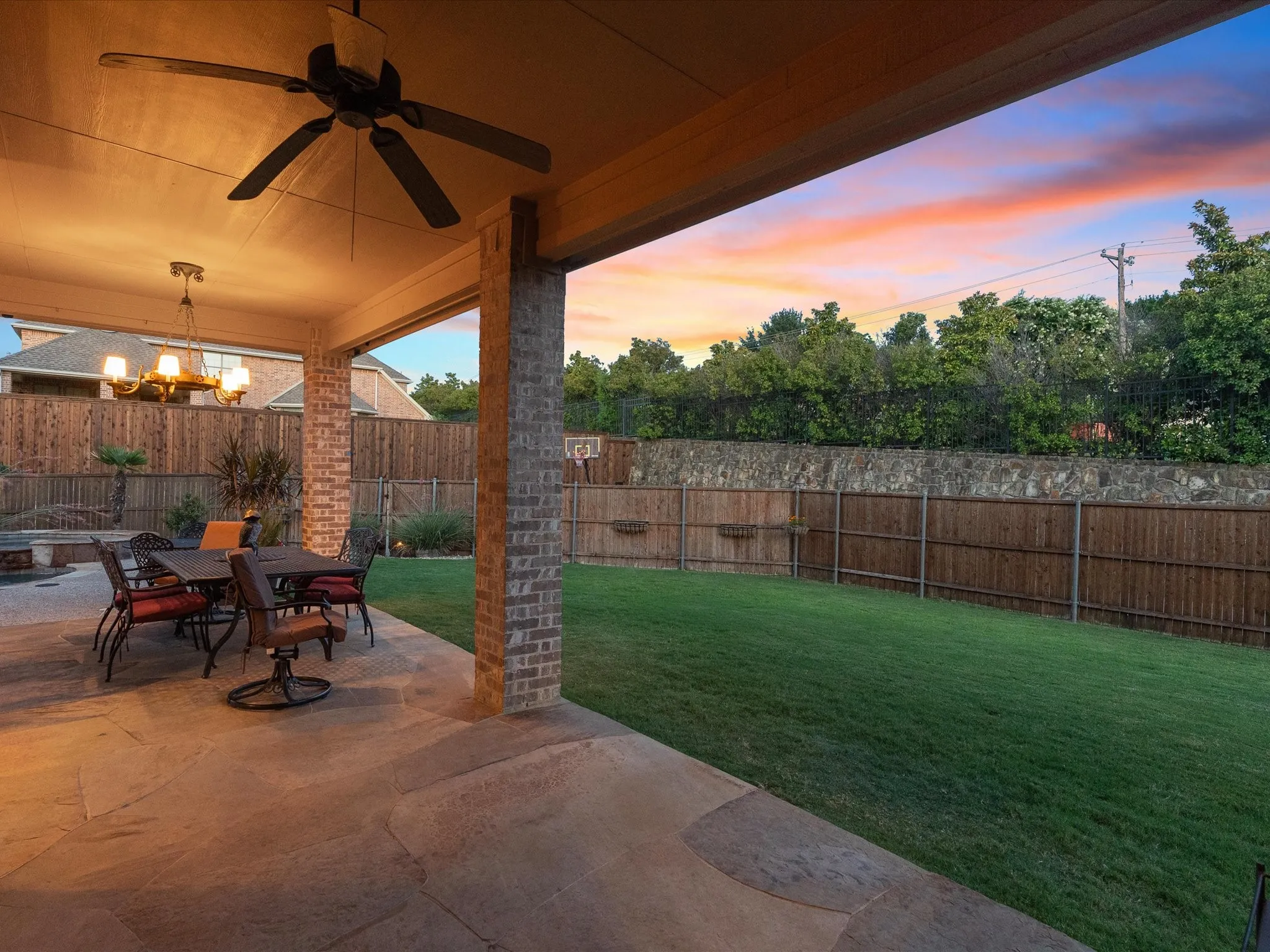 Single Family Residence For Sale in Denton County , 2201 Lady Cornwall Drive, Lewisville, Texas 75056, 5 Bedroom, 5 Bathroom, 3 Garage spaces, 4,339 Sqft, built in 2006, mls#21317093, Real Estate Agent in Lewisville, Homes For Sale in Denton county, Homes For Sale in Lewisville, Realtor in Lewisville Texas, Real Estate Brokerage Independent Realty Texas, Luminita Cordes Realtor