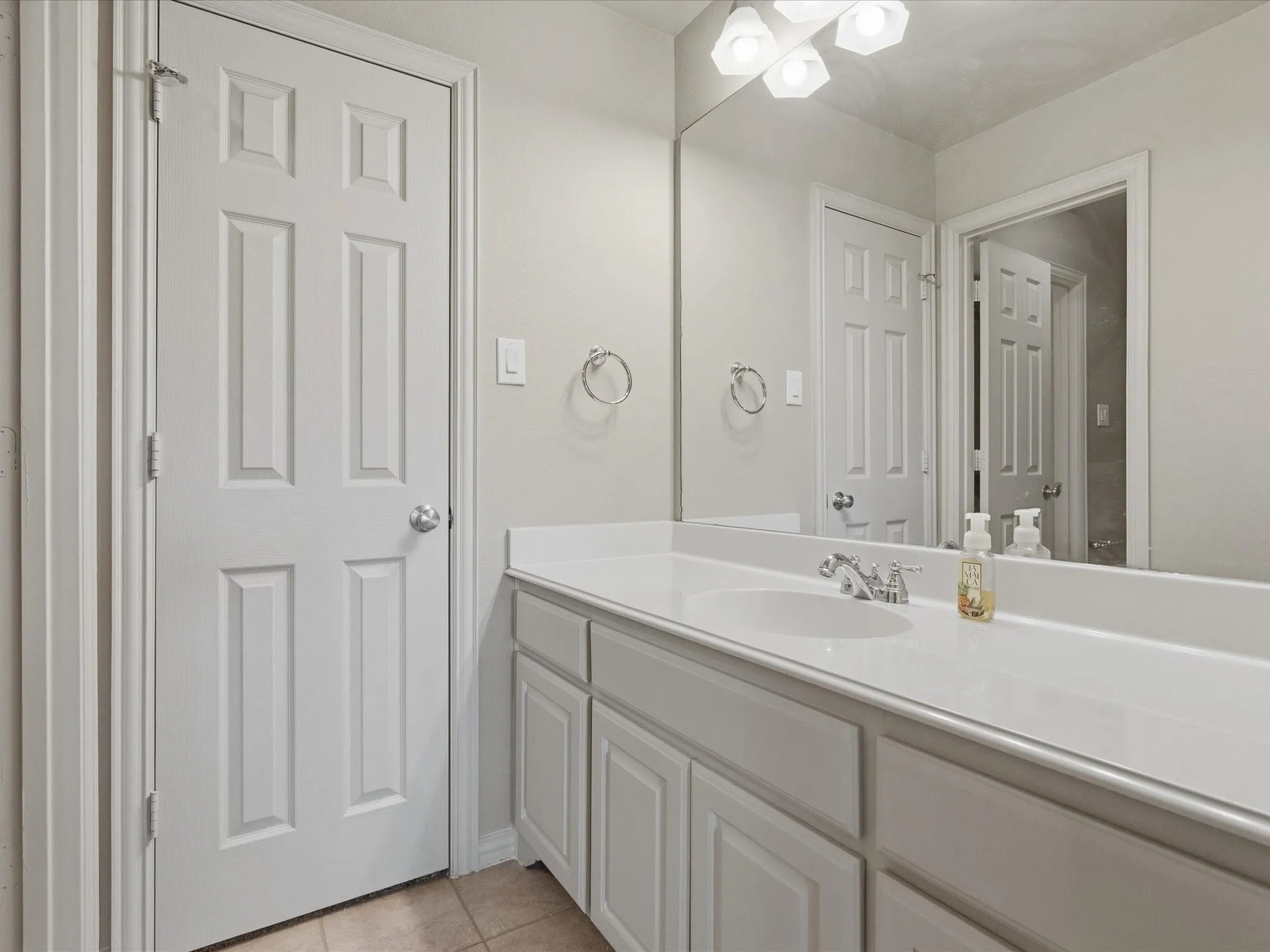 Single Family Residence For Sale in Denton County , 2201 Lady Cornwall Drive, Lewisville, Texas 75056, 5 Bedroom, 5 Bathroom, 3 Garage spaces, 4,339 Sqft, built in 2006, mls#21317093, Real Estate Agent in Lewisville, Homes For Sale in Denton county, Homes For Sale in Lewisville, Realtor in Lewisville Texas, Real Estate Brokerage Independent Realty Texas, Luminita Cordes Realtor