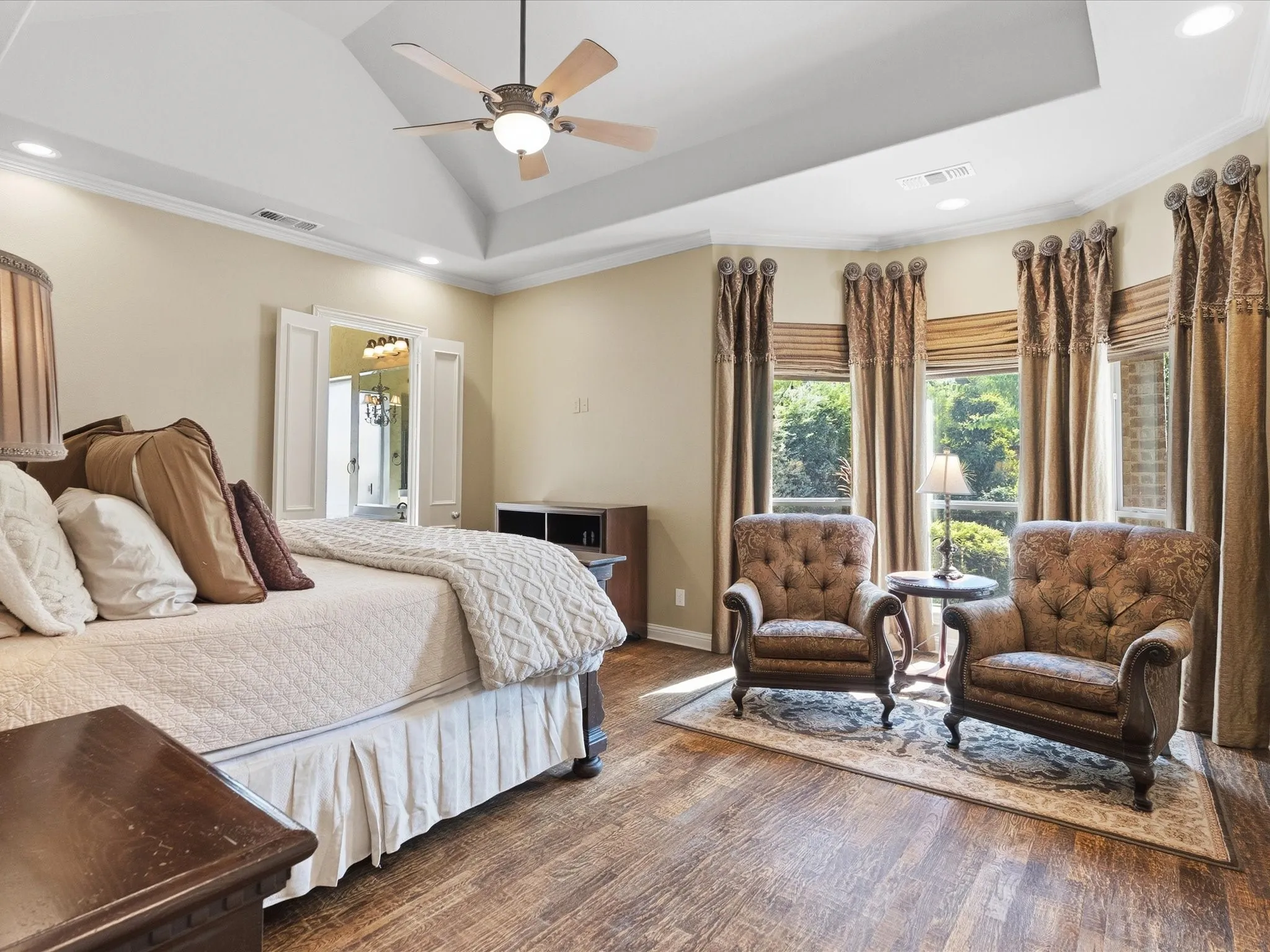 Single Family Residence For Sale in Denton County , 2201 Lady Cornwall Drive, Lewisville, Texas 75056, 5 Bedroom, 5 Bathroom, 3 Garage spaces, 4,339 Sqft, built in 2006, mls#21317093, Real Estate Agent in Lewisville, Homes For Sale in Denton county, Homes For Sale in Lewisville, Realtor in Lewisville Texas, Real Estate Brokerage Independent Realty Texas, Luminita Cordes Realtor