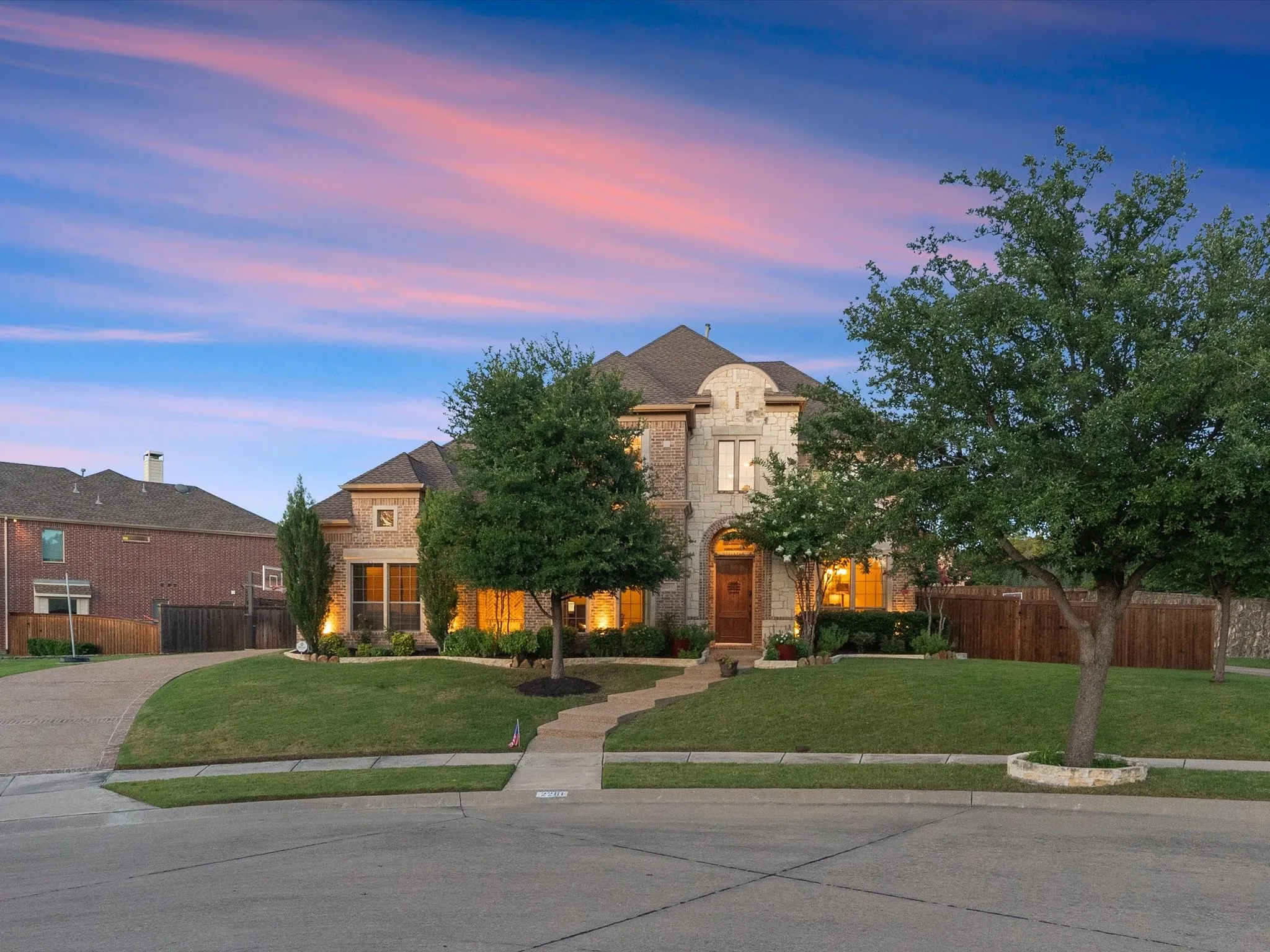 Single Family Residence For Sale in Denton County , 2201 Lady Cornwall Drive, Lewisville, Texas 75056, 5 Bedroom, 5 Bathroom, 3 Garage spaces, 4,339 Sqft, built in 2006, mls#21317093, Real Estate Agent in Lewisville, Homes For Sale in Denton county, Homes For Sale in Lewisville, Realtor in Lewisville Texas, Real Estate Brokerage Independent Realty Texas, Luminita Cordes Realtor