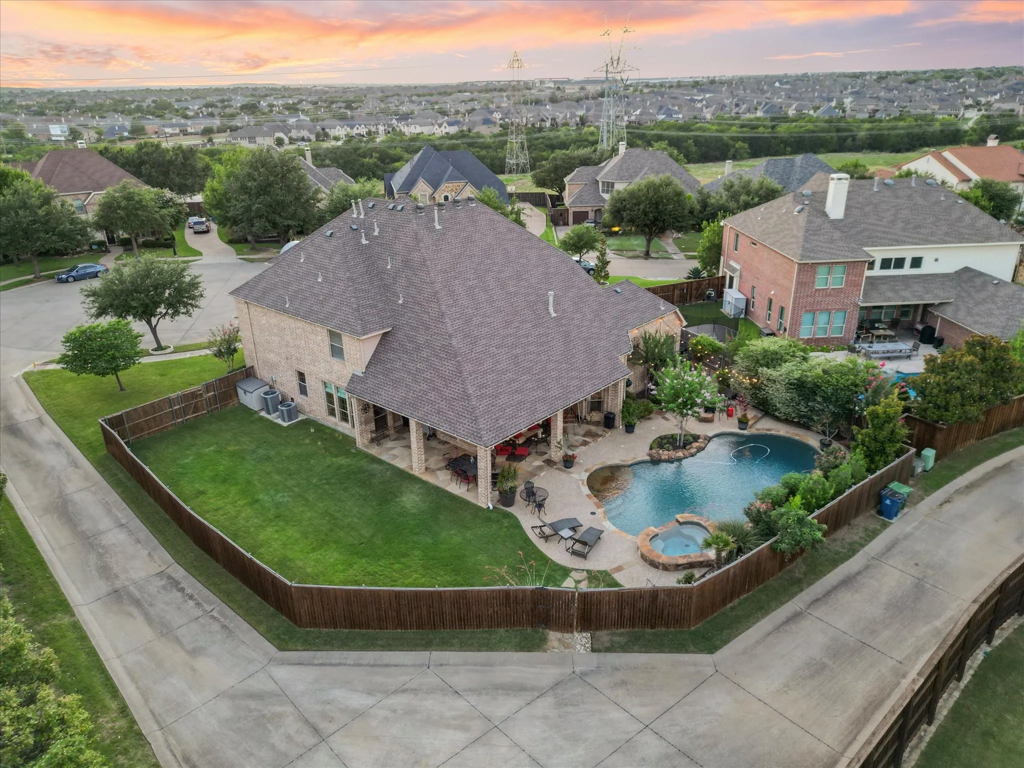 Single Family Residence For Sale in Denton County , 2201 Lady Cornwall Drive, Lewisville, Texas 75056, 5 Bedroom, 5 Bathroom, 3 Garage spaces, 4,339 Sqft, built in 2006, mls#21317093, Real Estate Agent in Lewisville, Homes For Sale in Denton county, Homes For Sale in Lewisville, Realtor in Lewisville Texas, Real Estate Brokerage Independent Realty Texas, Luminita Cordes Realtor