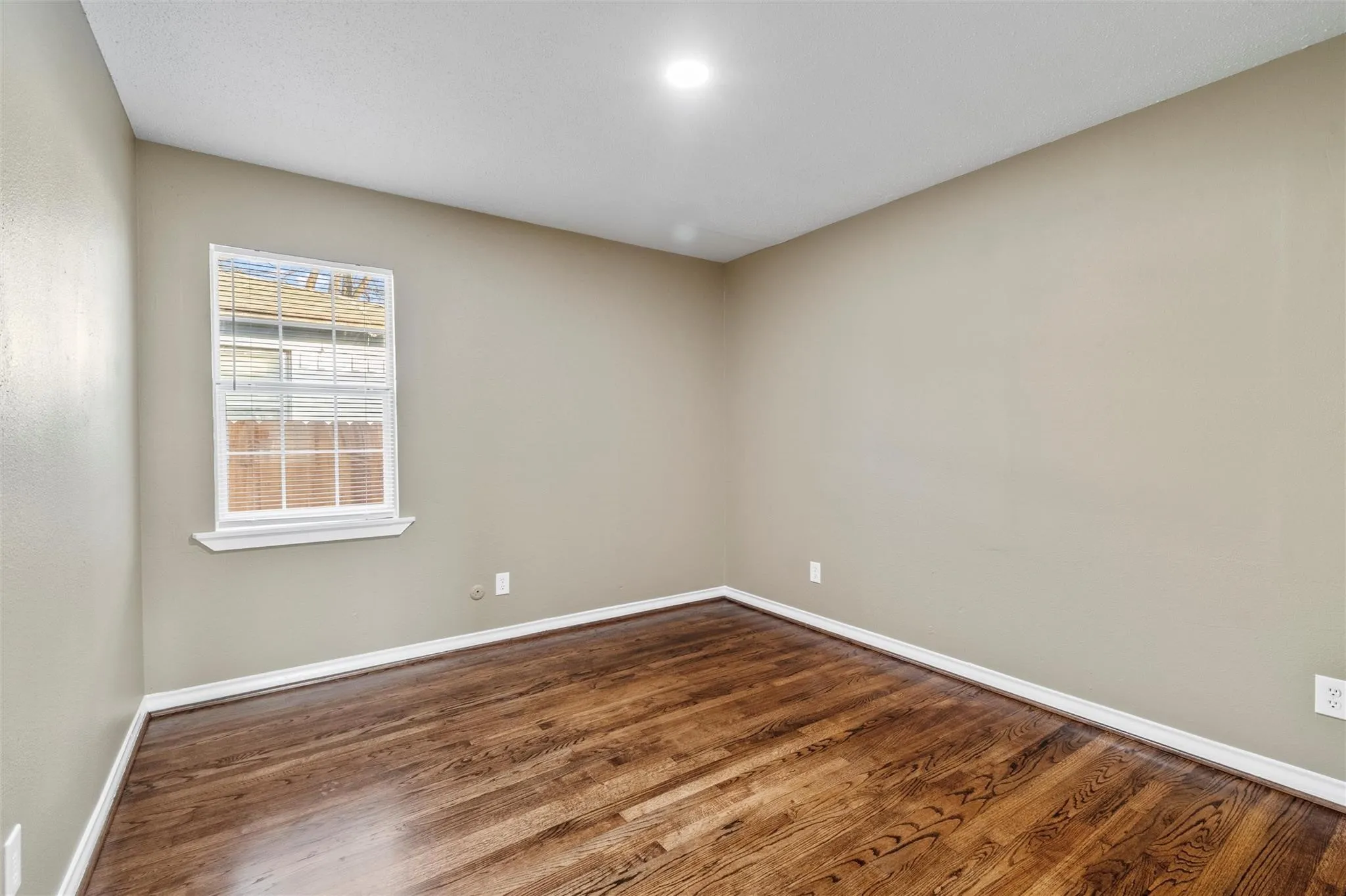 Duplex For Sale in Dallas County , 8714 Quinn Street A, Dallas, Texas 75217, 5 Bedroom, 4 Bathroom, Garage spaces, 2,264 Sqft, built in 1962, mls#21312558, Real Estate Agent in Dallas, Homes For Sale in Dallas county, Homes For Sale in Dallas, Realtor in Dallas Texas, Real Estate Brokerage Independent Realty Texas, Luminita Cordes Realtor