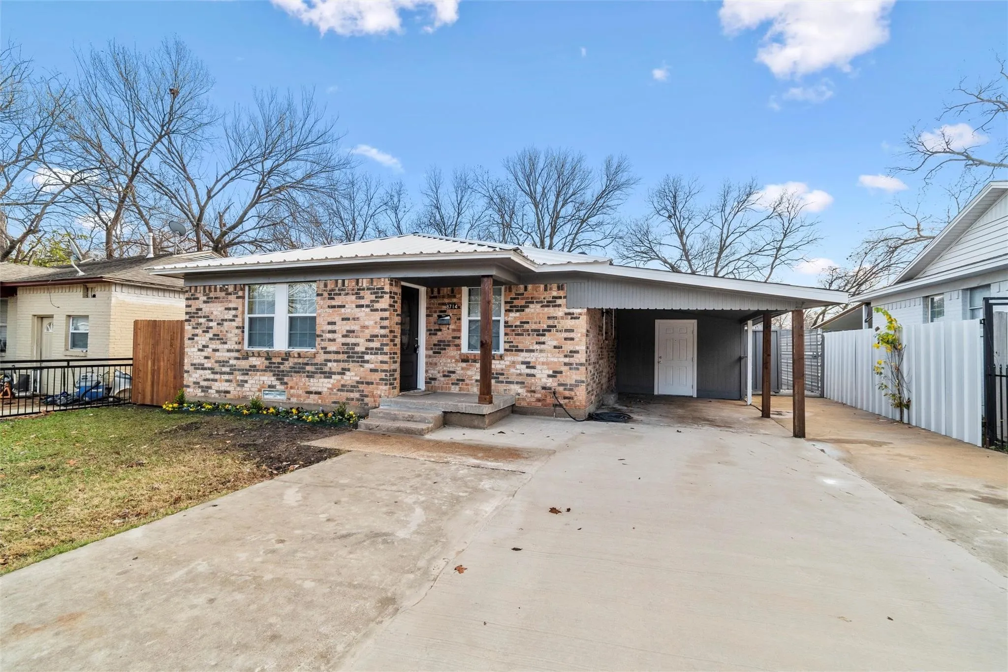 Duplex For Sale in Dallas County , 8714 Quinn Street A, Dallas, Texas 75217, 5 Bedroom, 4 Bathroom, Garage spaces, 2,264 Sqft, built in 1962, mls#21312558, Real Estate Agent in Dallas, Homes For Sale in Dallas county, Homes For Sale in Dallas, Realtor in Dallas Texas, Real Estate Brokerage Independent Realty Texas, Luminita Cordes Realtor