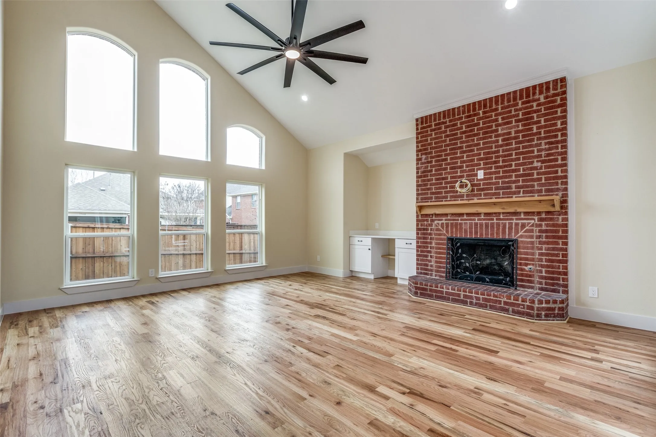 Single Family Residence For Sale in Collin County , 11651 Yoakum Drive, Frisco, Texas 75035, 4 Bedroom, 4 Bathroom, 2 Garage spaces, 3,013 Sqft, built in 2007, mls#21318957, Real Estate Agent in Frisco, Homes For Sale in Collin county, Homes For Sale in Frisco, Realtor in Frisco Texas, Real Estate Brokerage Independent Realty Texas, Luminita Cordes Realtor