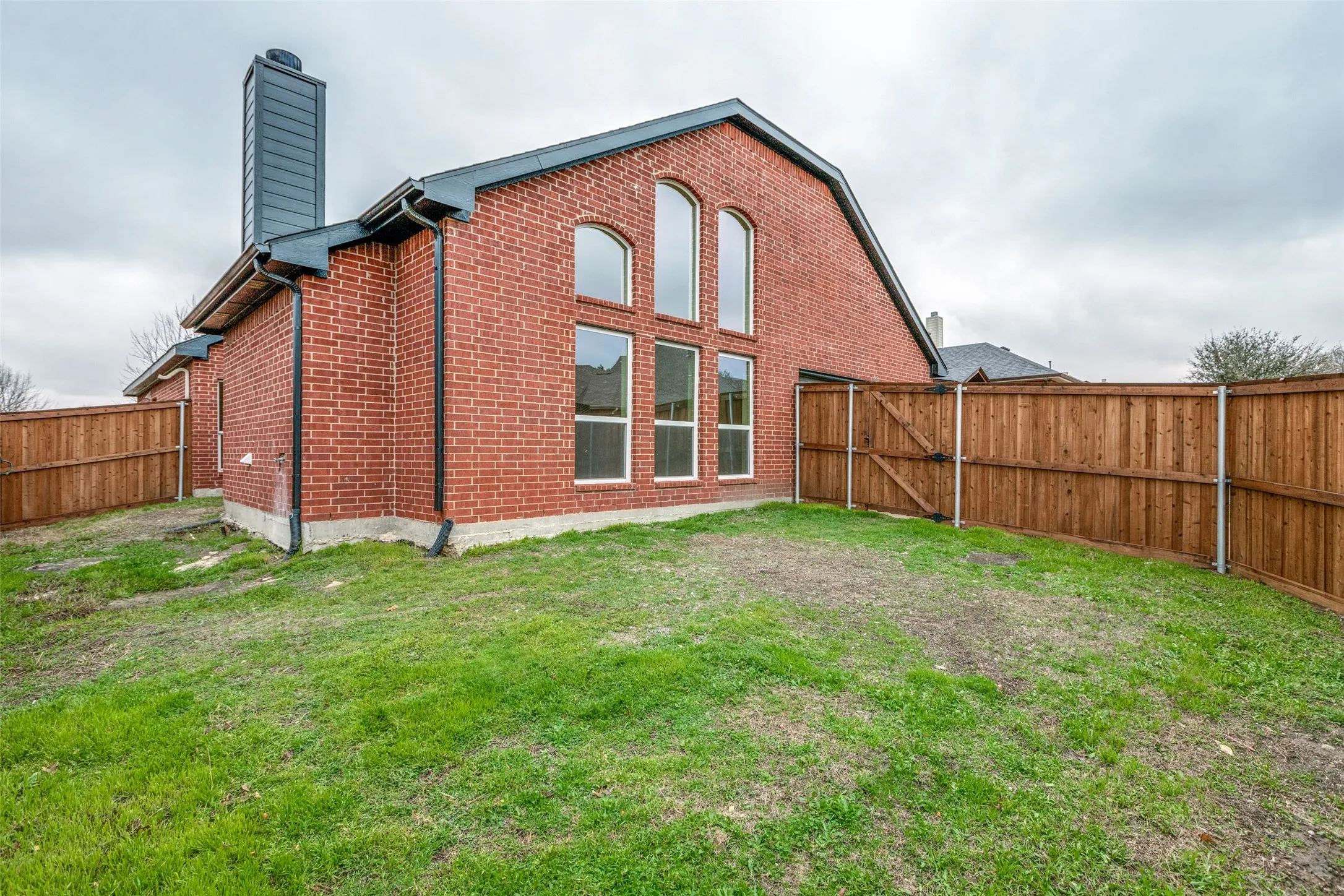 Single Family Residence For Sale in Collin County , 11651 Yoakum Drive, Frisco, Texas 75035, 4 Bedroom, 4 Bathroom, 2 Garage spaces, 3,013 Sqft, built in 2007, mls#21318957, Real Estate Agent in Frisco, Homes For Sale in Collin county, Homes For Sale in Frisco, Realtor in Frisco Texas, Real Estate Brokerage Independent Realty Texas, Luminita Cordes Realtor