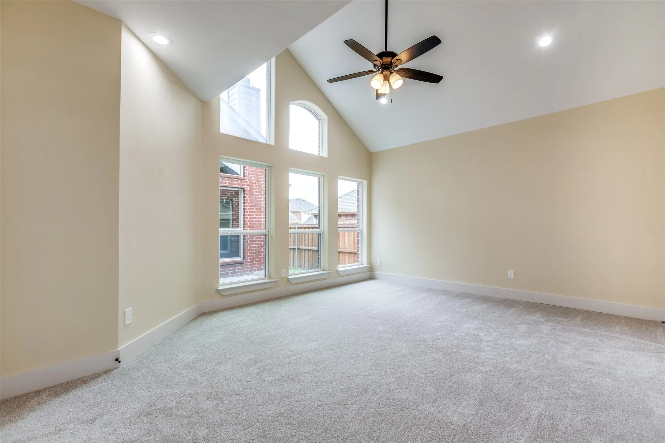 Single Family Residence For Sale in Collin County , 11651 Yoakum Drive, Frisco, Texas 75035, 4 Bedroom, 4 Bathroom, 2 Garage spaces, 3,013 Sqft, built in 2007, mls#21318957, Real Estate Agent in Frisco, Homes For Sale in Collin county, Homes For Sale in Frisco, Realtor in Frisco Texas, Real Estate Brokerage Independent Realty Texas, Luminita Cordes Realtor