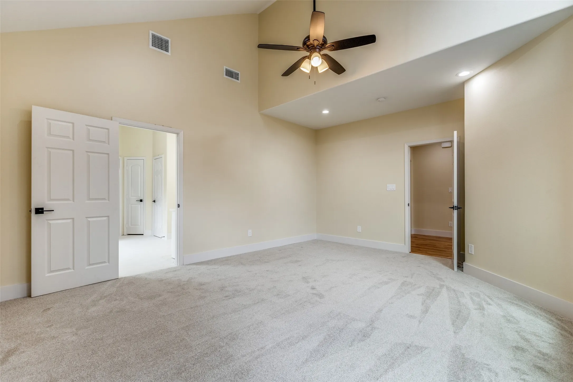 Single Family Residence For Sale in Collin County , 11651 Yoakum Drive, Frisco, Texas 75035, 4 Bedroom, 4 Bathroom, 2 Garage spaces, 3,013 Sqft, built in 2007, mls#21318957, Real Estate Agent in Frisco, Homes For Sale in Collin county, Homes For Sale in Frisco, Realtor in Frisco Texas, Real Estate Brokerage Independent Realty Texas, Luminita Cordes Realtor