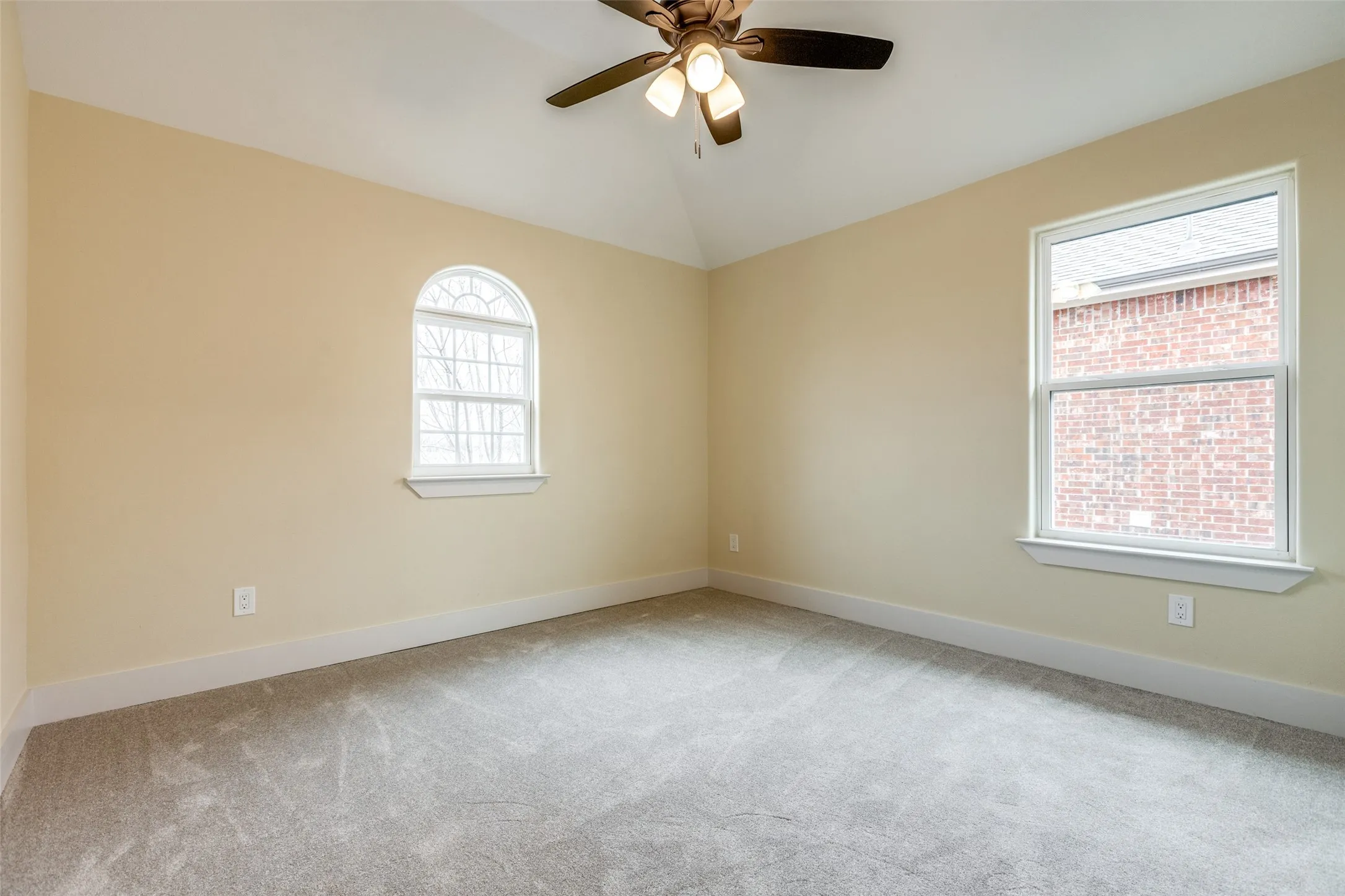Single Family Residence For Sale in Collin County , 11651 Yoakum Drive, Frisco, Texas 75035, 4 Bedroom, 4 Bathroom, 2 Garage spaces, 3,013 Sqft, built in 2007, mls#21318957, Real Estate Agent in Frisco, Homes For Sale in Collin county, Homes For Sale in Frisco, Realtor in Frisco Texas, Real Estate Brokerage Independent Realty Texas, Luminita Cordes Realtor