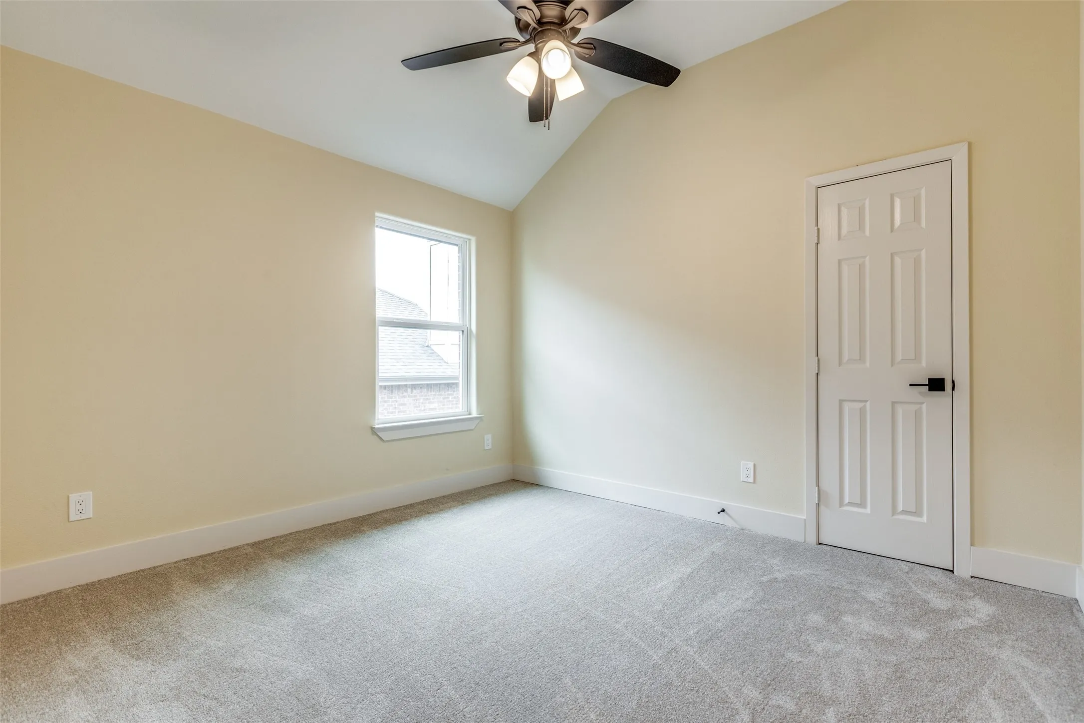 Single Family Residence For Sale in Collin County , 11651 Yoakum Drive, Frisco, Texas 75035, 4 Bedroom, 4 Bathroom, 2 Garage spaces, 3,013 Sqft, built in 2007, mls#21318957, Real Estate Agent in Frisco, Homes For Sale in Collin county, Homes For Sale in Frisco, Realtor in Frisco Texas, Real Estate Brokerage Independent Realty Texas, Luminita Cordes Realtor