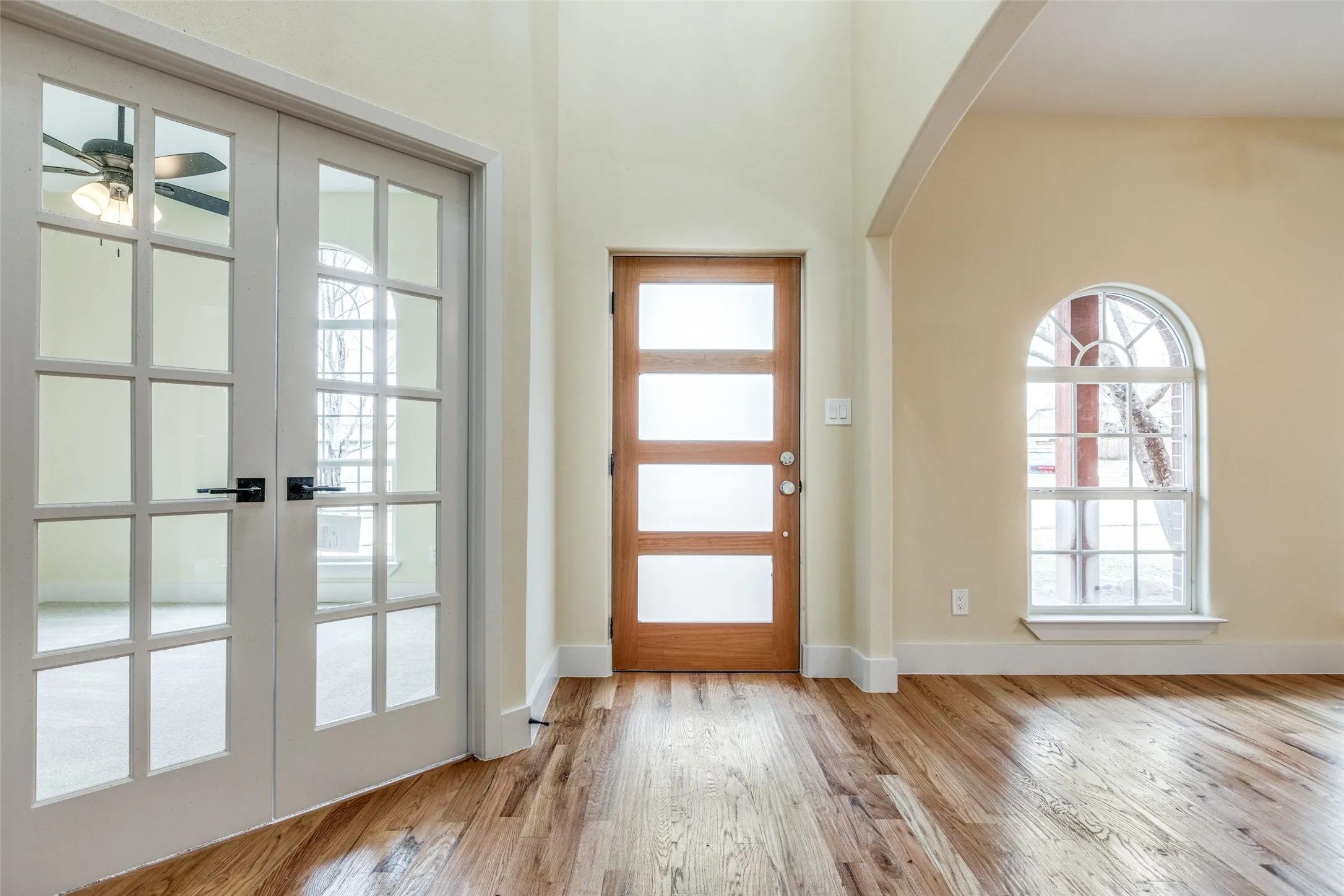 Single Family Residence For Sale in Collin County , 11651 Yoakum Drive, Frisco, Texas 75035, 4 Bedroom, 4 Bathroom, 2 Garage spaces, 3,013 Sqft, built in 2007, mls#21318957, Real Estate Agent in Frisco, Homes For Sale in Collin county, Homes For Sale in Frisco, Realtor in Frisco Texas, Real Estate Brokerage Independent Realty Texas, Luminita Cordes Realtor