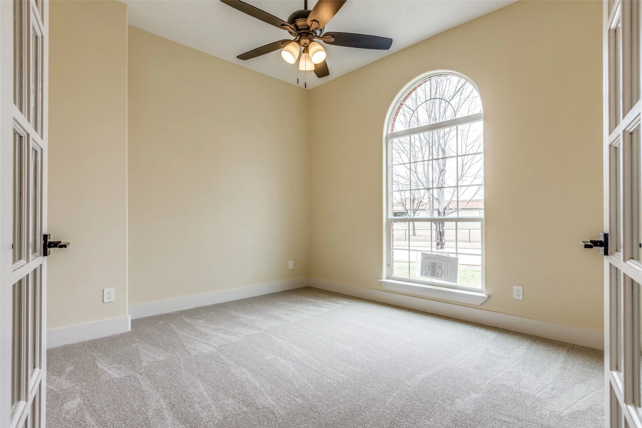 Single Family Residence For Sale in Collin County , 11651 Yoakum Drive, Frisco, Texas 75035, 4 Bedroom, 4 Bathroom, 2 Garage spaces, 3,013 Sqft, built in 2007, mls#21318957, Real Estate Agent in Frisco, Homes For Sale in Collin county, Homes For Sale in Frisco, Realtor in Frisco Texas, Real Estate Brokerage Independent Realty Texas, Luminita Cordes Realtor