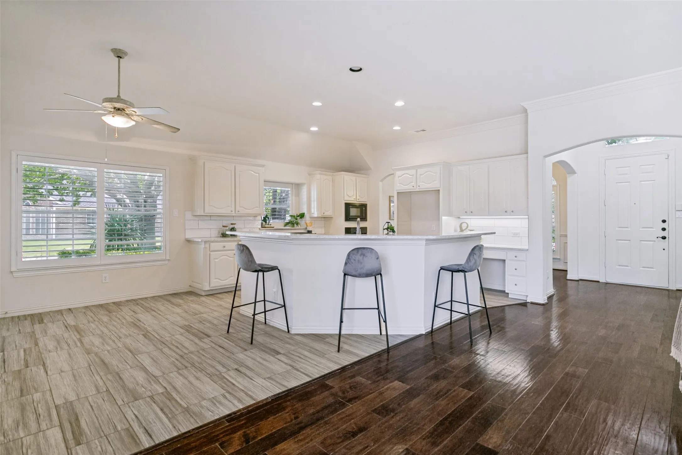 Single Family Residence For Sale in Collin County , 3320 Sedona Lane, Plano, Texas 75025, 3 Bedroom, 3 Bathroom, 2 Garage spaces, 2,373 Sqft, built in 1999, mls#21309279, Real Estate Agent in Plano, Homes For Sale in Collin county, Homes For Sale in Plano, Realtor in Plano Texas, Real Estate Brokerage Independent Realty Texas, Luminita Cordes Realtor
