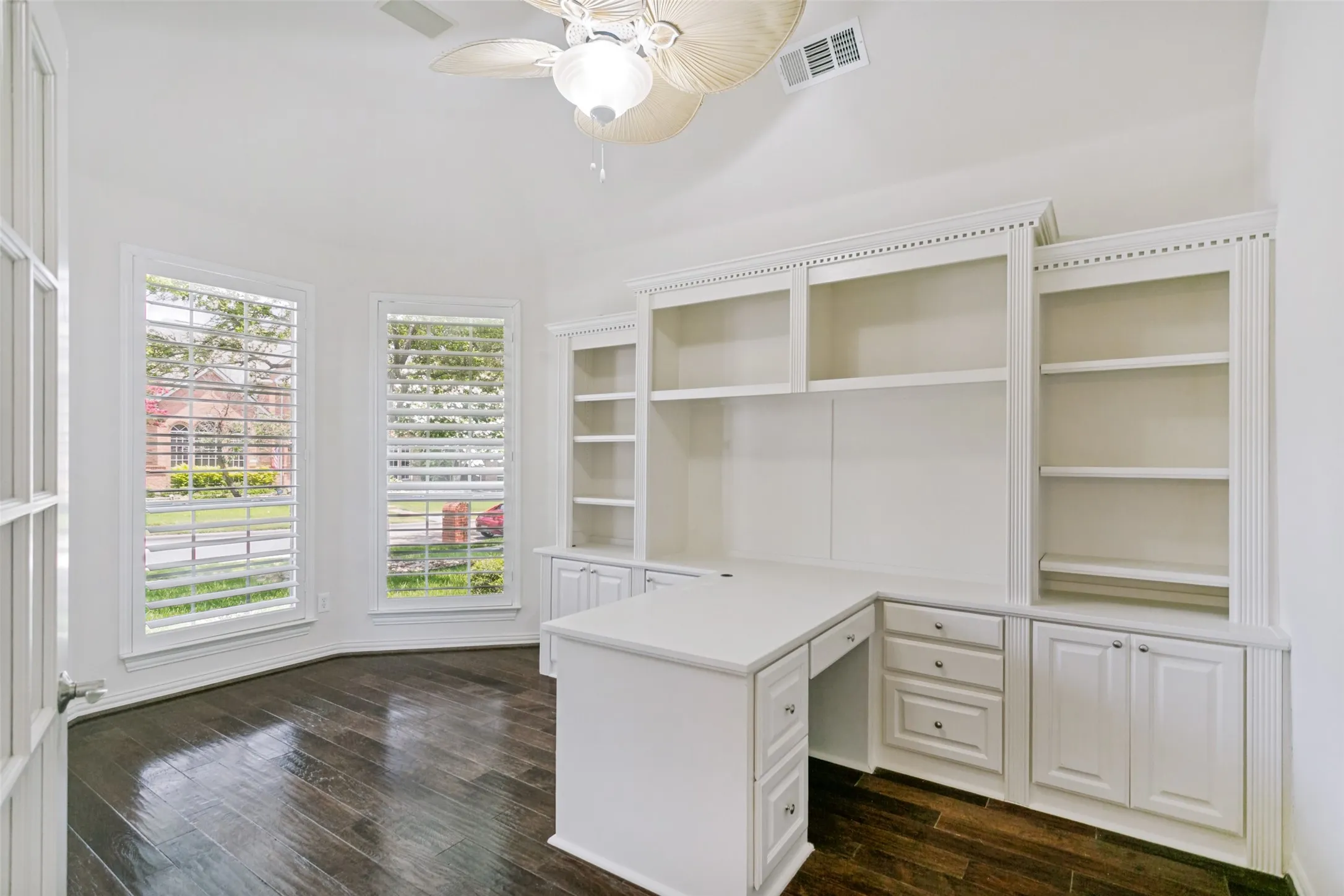 Single Family Residence For Sale in Collin County , 3320 Sedona Lane, Plano, Texas 75025, 3 Bedroom, 3 Bathroom, 2 Garage spaces, 2,373 Sqft, built in 1999, mls#21309279, Real Estate Agent in Plano, Homes For Sale in Collin county, Homes For Sale in Plano, Realtor in Plano Texas, Real Estate Brokerage Independent Realty Texas, Luminita Cordes Realtor