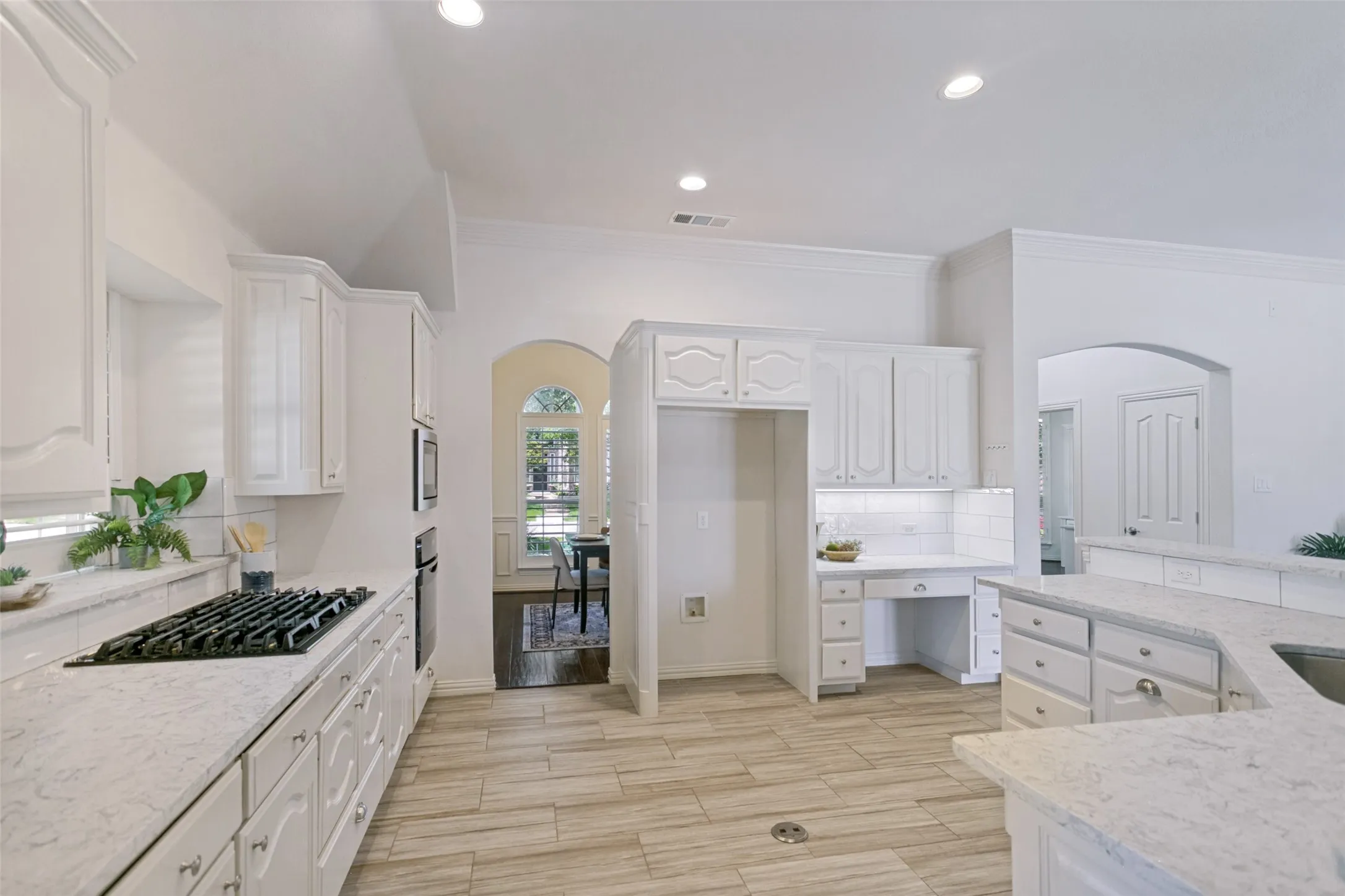 Single Family Residence For Sale in Collin County , 3320 Sedona Lane, Plano, Texas 75025, 3 Bedroom, 3 Bathroom, 2 Garage spaces, 2,373 Sqft, built in 1999, mls#21309279, Real Estate Agent in Plano, Homes For Sale in Collin county, Homes For Sale in Plano, Realtor in Plano Texas, Real Estate Brokerage Independent Realty Texas, Luminita Cordes Realtor