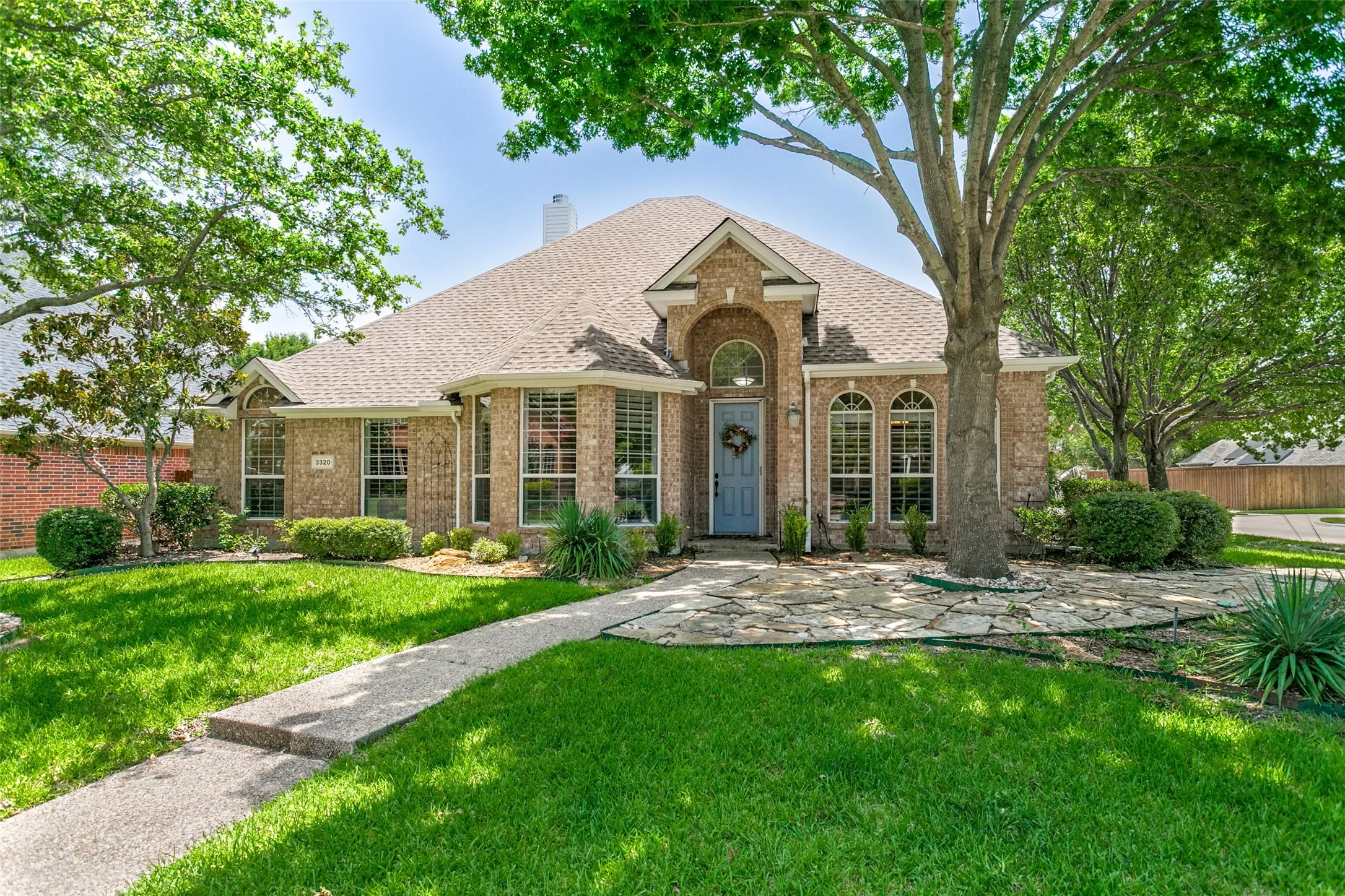 Single Family Residence For Sale in Collin County , 3320 Sedona Lane, Plano, Texas 75025, 3 Bedroom, 3 Bathroom, 2 Garage spaces, 2,373 Sqft, built in 1999, mls#21309279, Real Estate Agent in Plano, Homes For Sale in Collin county, Homes For Sale in Plano, Realtor in Plano Texas, Real Estate Brokerage Independent Realty Texas, Luminita Cordes Realtor